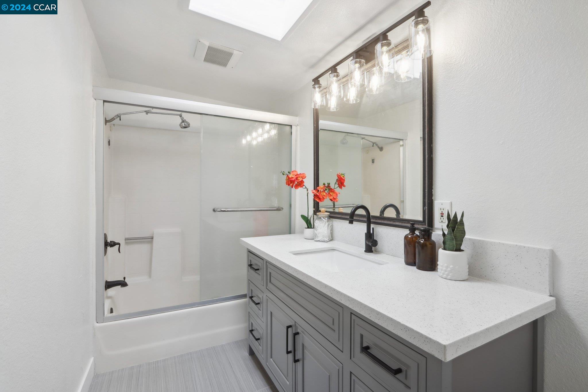 Detail Gallery Image 15 of 30 For 1565 Leafy Ct, Morgan Hill,  CA 95037 - 3 Beds | 2 Baths