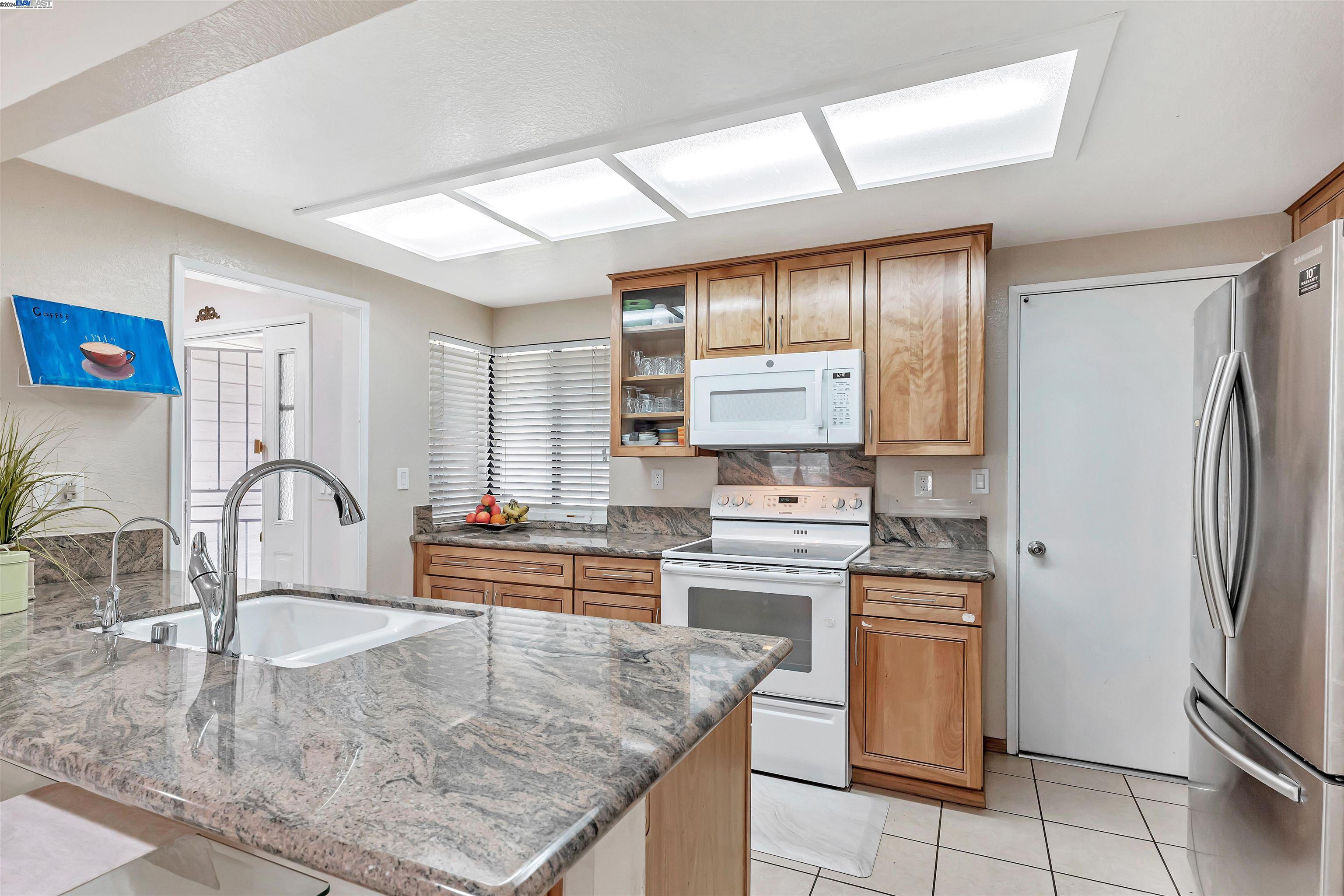 Detail Gallery Image 9 of 47 For 3158 Perivale Ct, San Jose,  CA 95148 - 2 Beds | 2 Baths