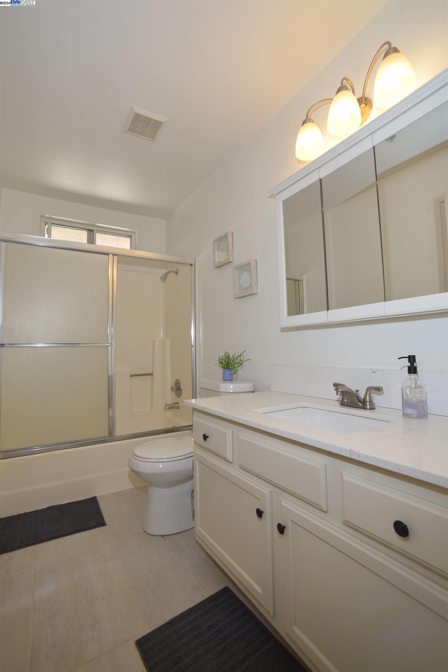 Detail Gallery Image 17 of 26 For 924 Elgin St #W,  San Lorenzo,  CA 94580 - 2 Beds | 2 Baths