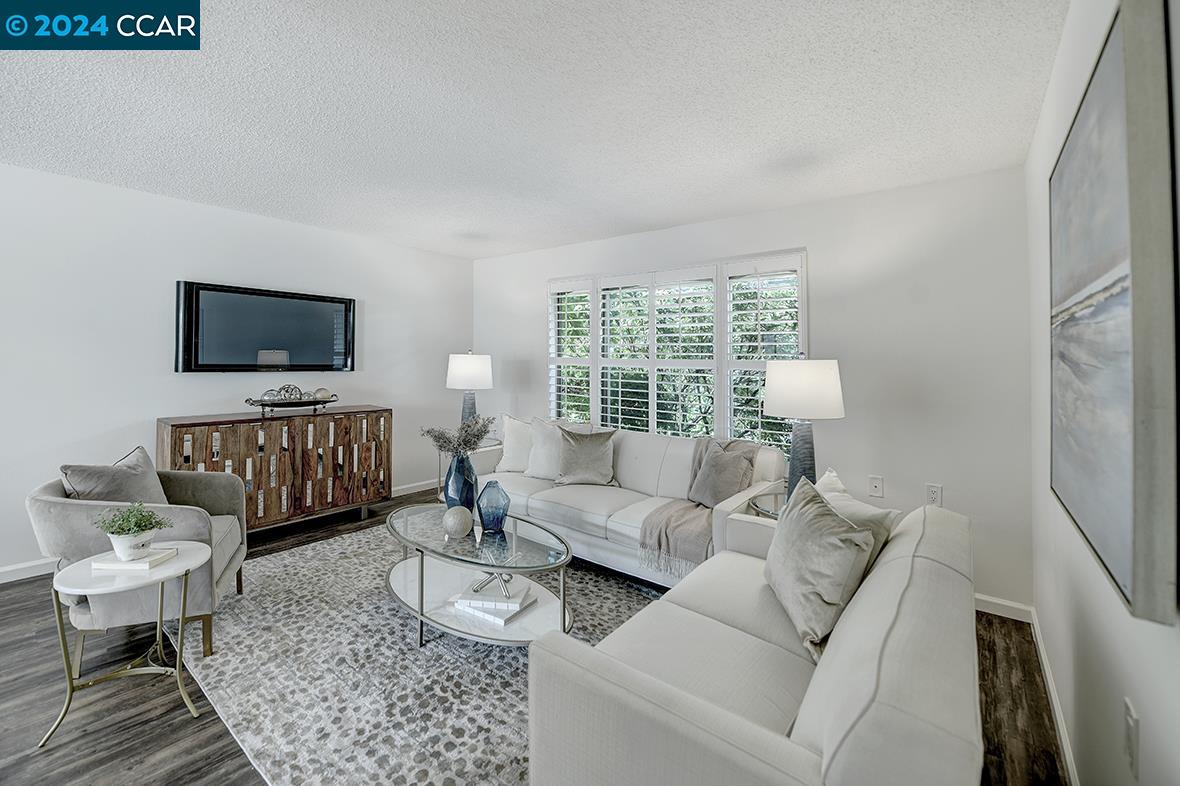 Detail Gallery Image 1 of 46 For 2300 Pine Knoll Dr #4,  Walnut Creek,  CA 94595 - 2 Beds | 1 Baths