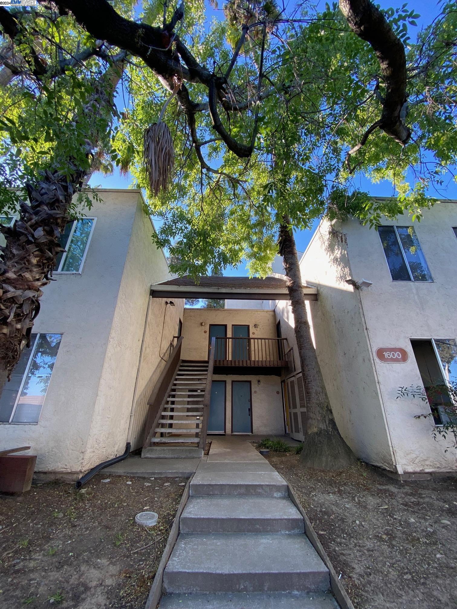 More Details about MLS # 41055240 : 1600 LAGUNA ST # H
