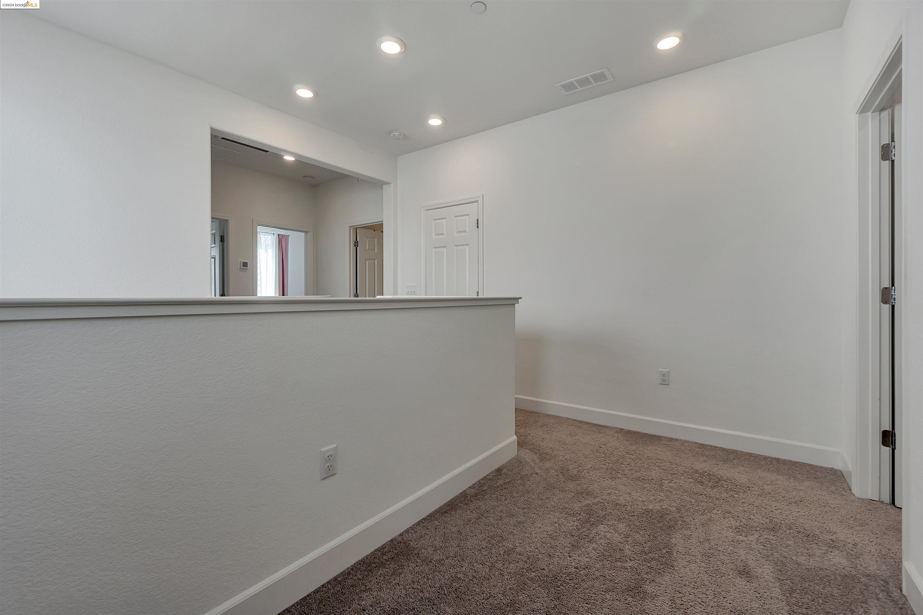 Detail Gallery Image 20 of 51 For 34 Fern Ln, Pittsburg,  CA 94565 - 3 Beds | 2/1 Baths