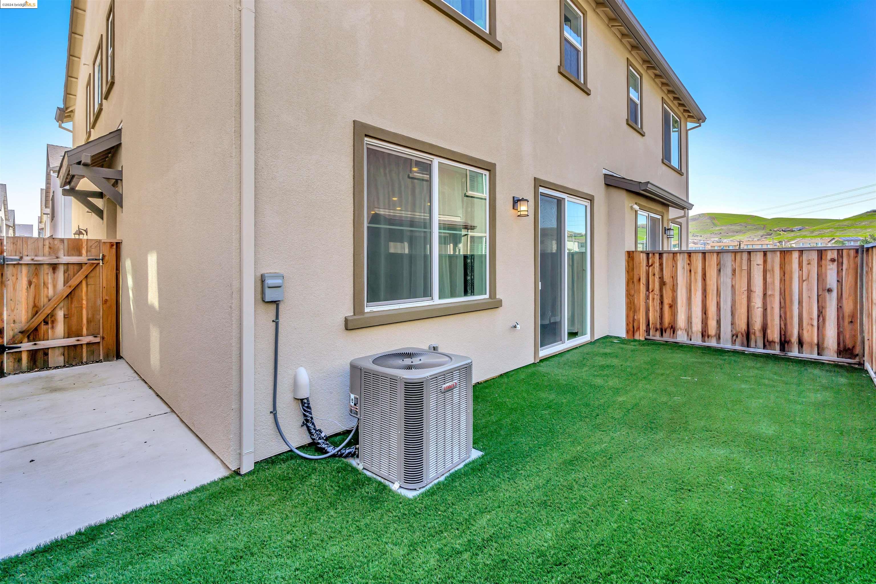 Detail Gallery Image 51 of 51 For 34 Fern Ln, Pittsburg,  CA 94565 - 3 Beds | 2/1 Baths