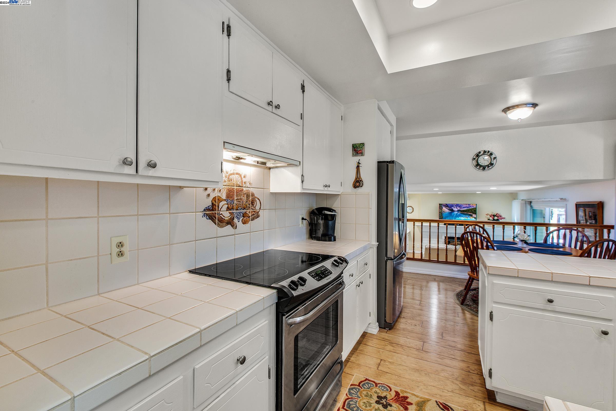 Detail Gallery Image 16 of 52 For 424 Avenida Del Roble, San Jose,  CA 95123 - 3 Beds | 2/1 Baths