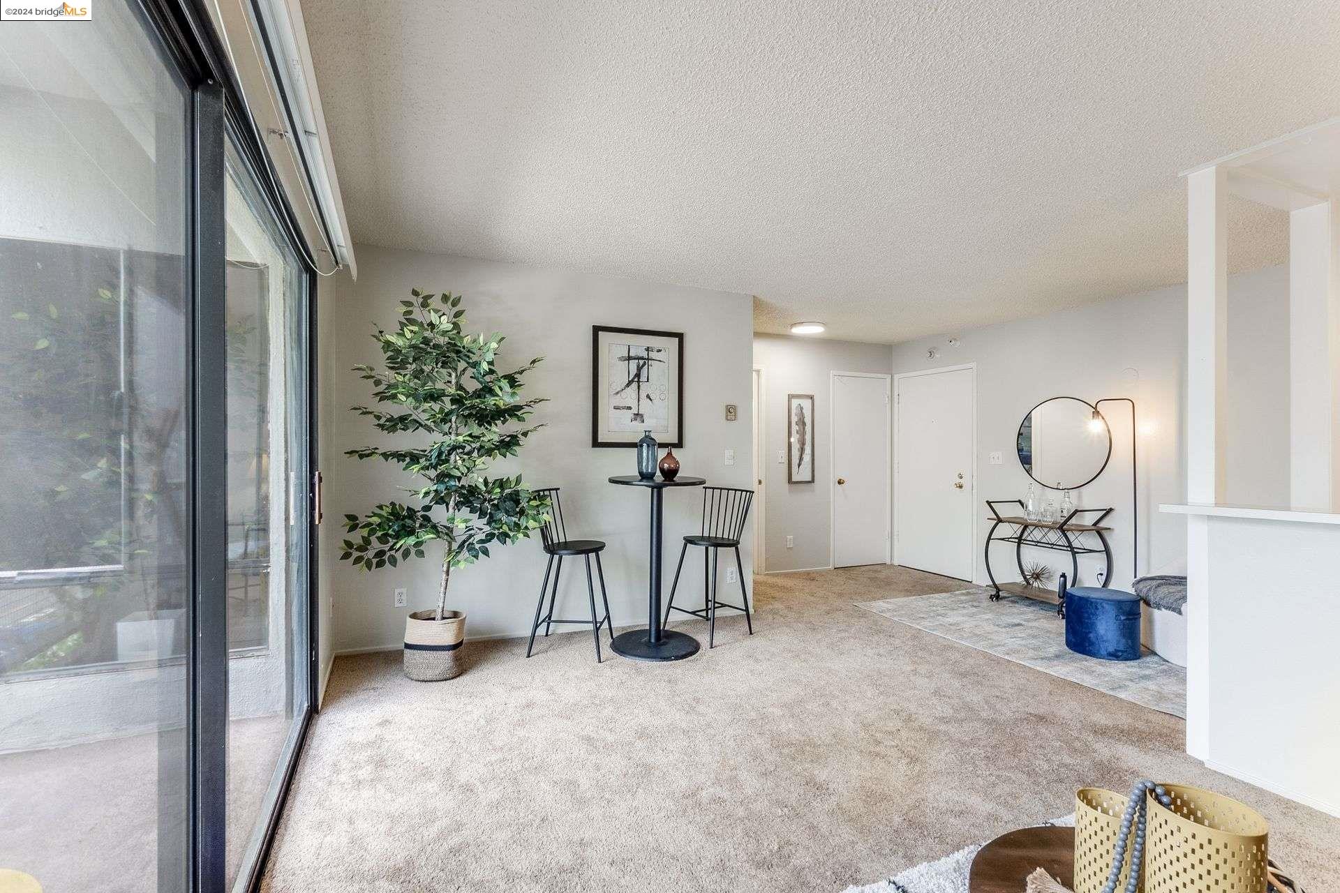 Detail Gallery Image 7 of 26 For 3 Admiral Dr #F370,  Emeryville,  CA 94608 - 1 Beds | 1 Baths