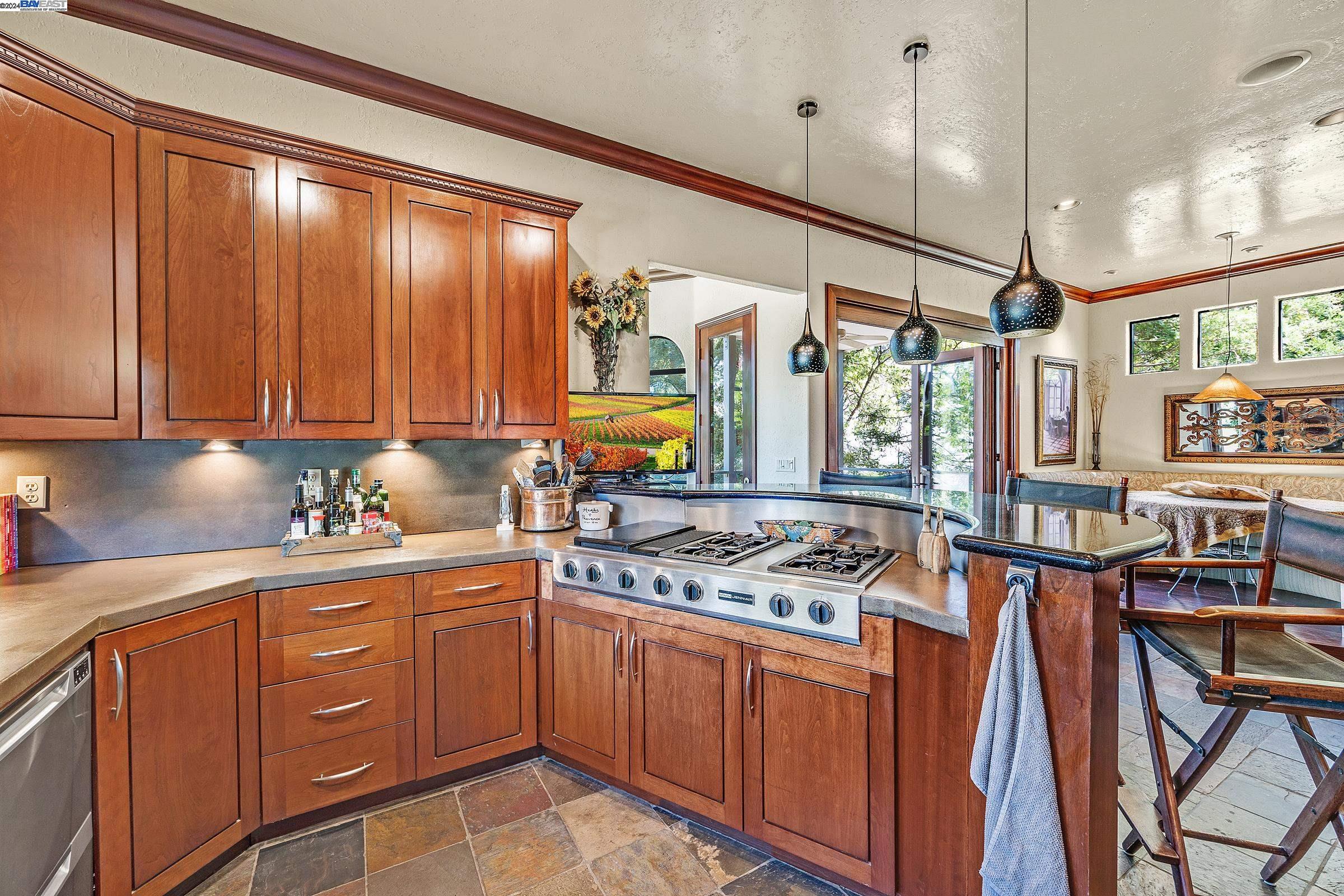 Detail Gallery Image 26 of 56 For 141 Ray St, Pleasanton,  CA 94566 - 4 Beds | 2/1 Baths