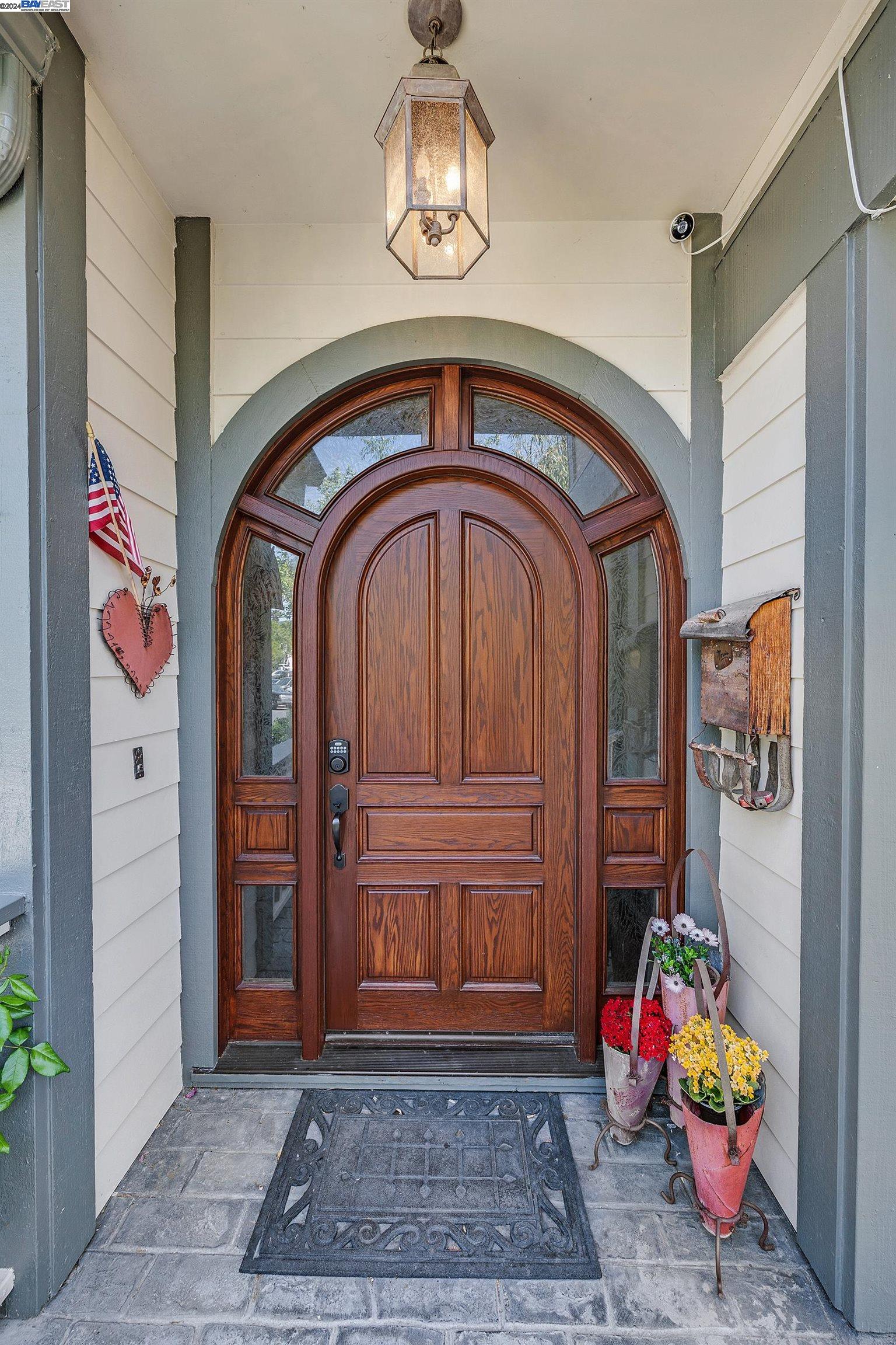 Detail Gallery Image 6 of 56 For 141 Ray St, Pleasanton,  CA 94566 - 4 Beds | 2/1 Baths