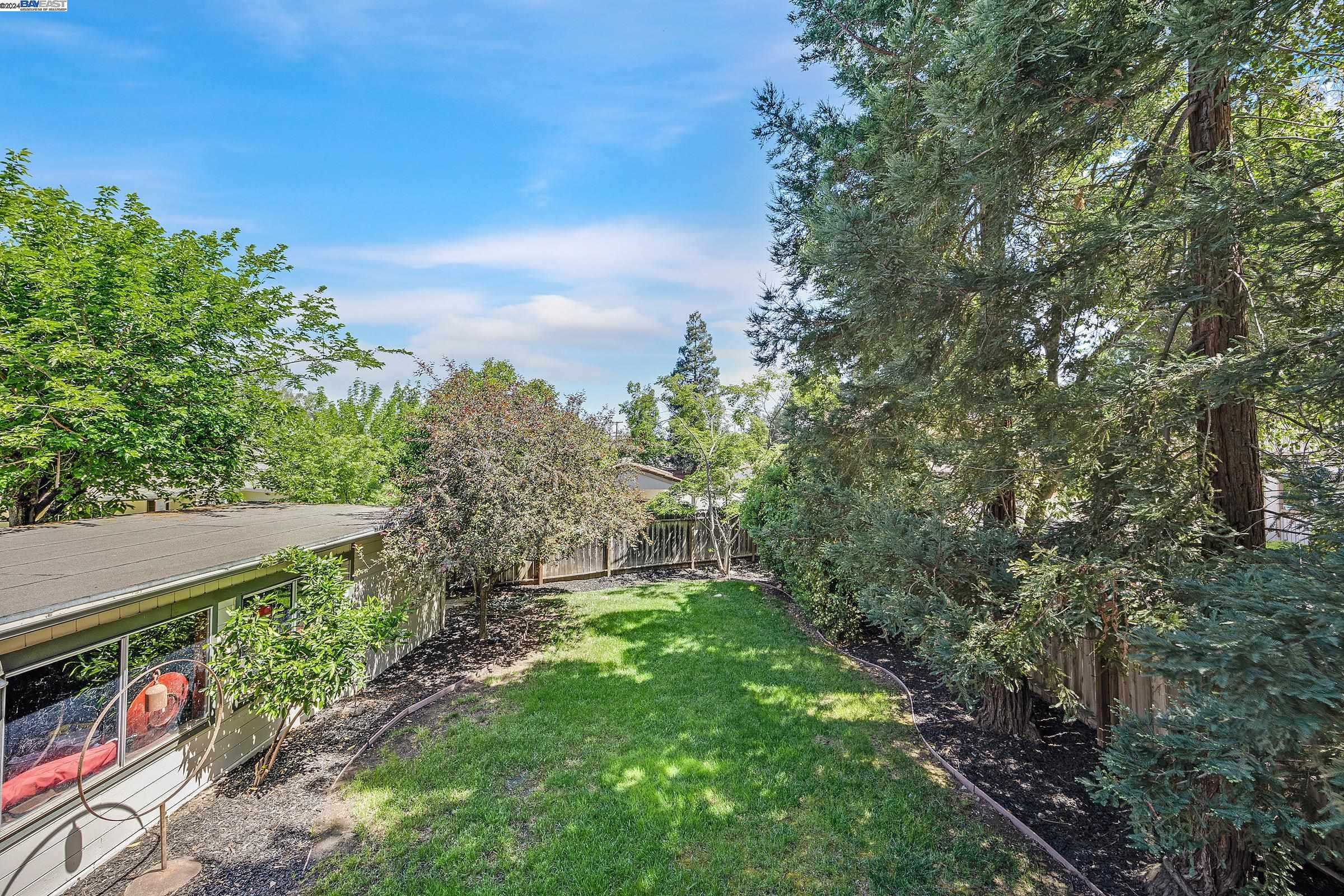 Detail Gallery Image 10 of 56 For 141 Ray St, Pleasanton,  CA 94566 - 4 Beds | 2/1 Baths