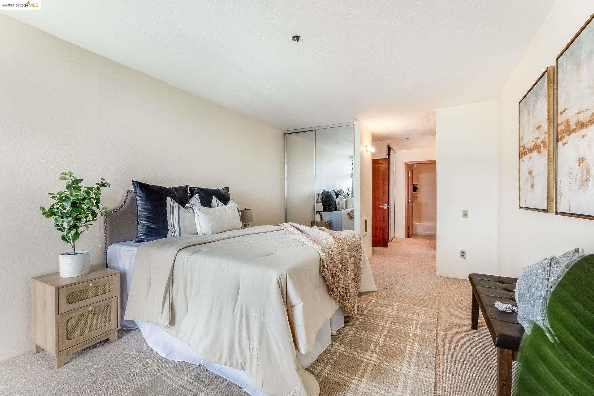 Detail Gallery Image 2 of 29 For 555 Pierce St #1720,  Albany,  CA 94706 - 2 Beds | 2 Baths