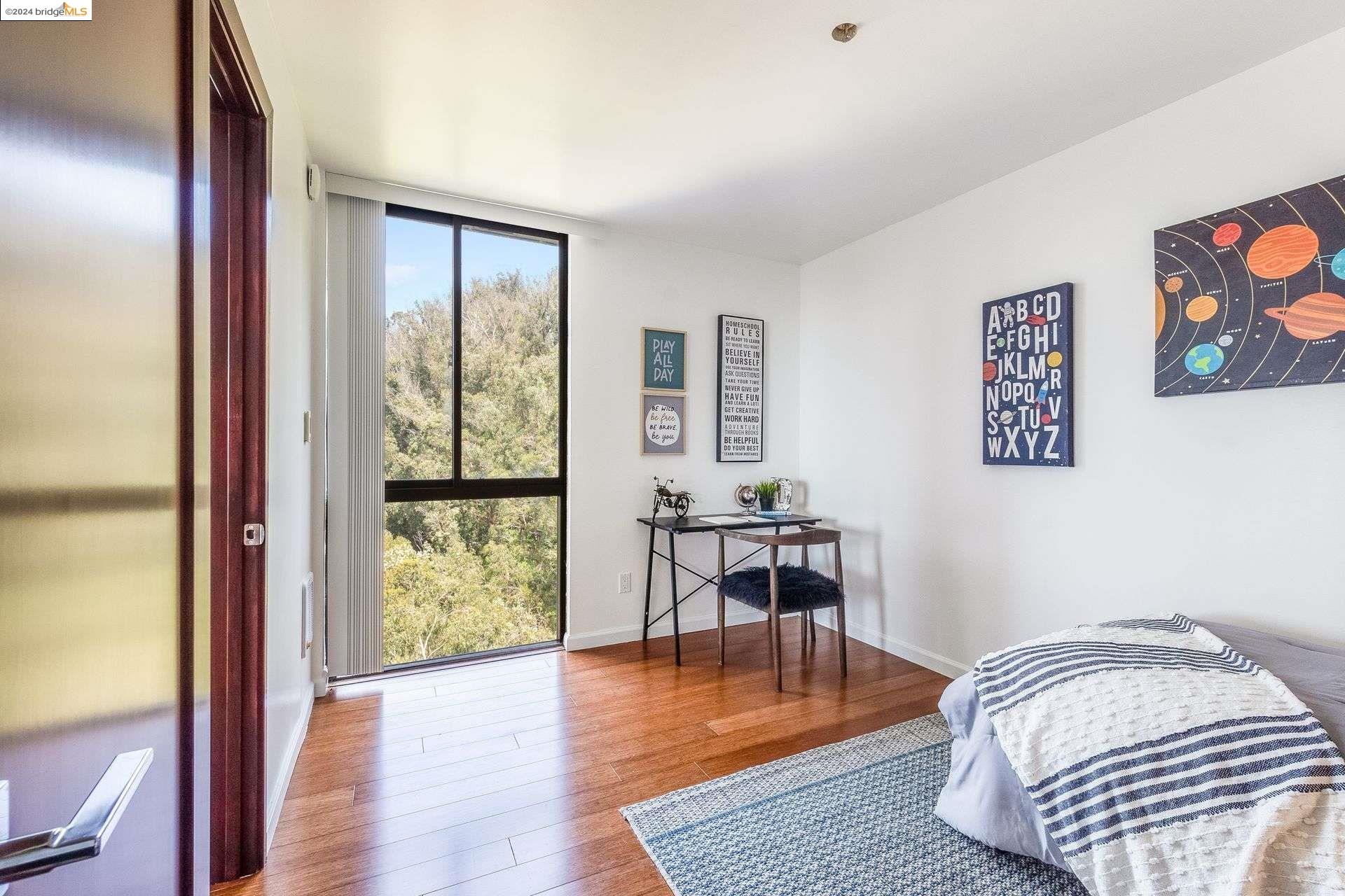 Detail Gallery Image 9 of 29 For 555 Pierce St #1720,  Albany,  CA 94706 - 2 Beds | 2 Baths