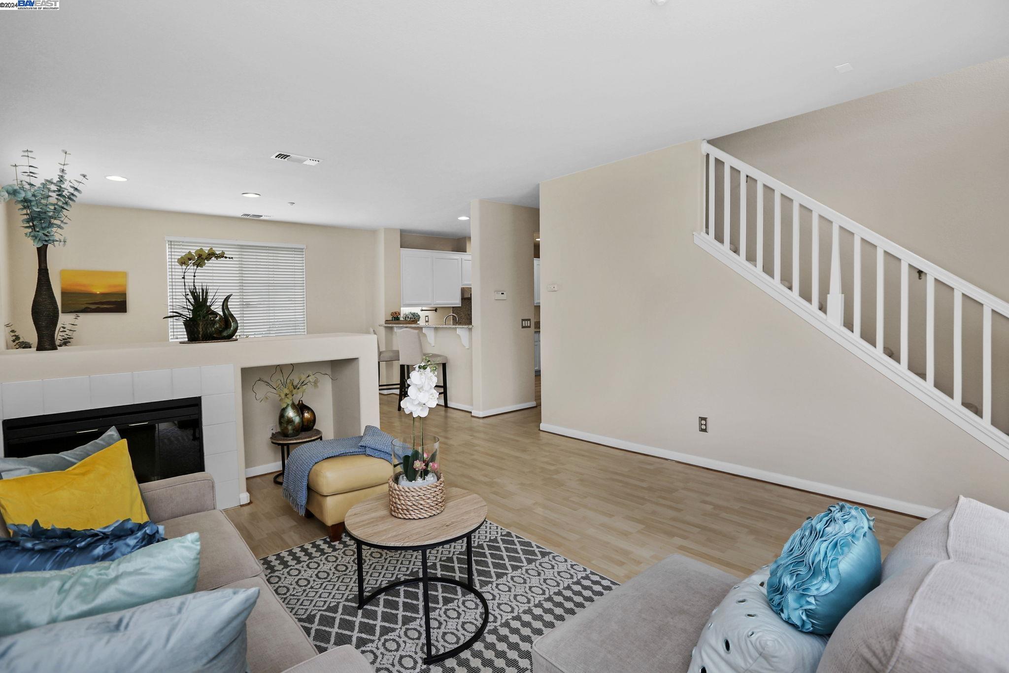Detail Gallery Image 5 of 32 For 4174 Glenwood Ter #1,  Union City,  CA 94587 - 2 Beds | 2/1 Baths