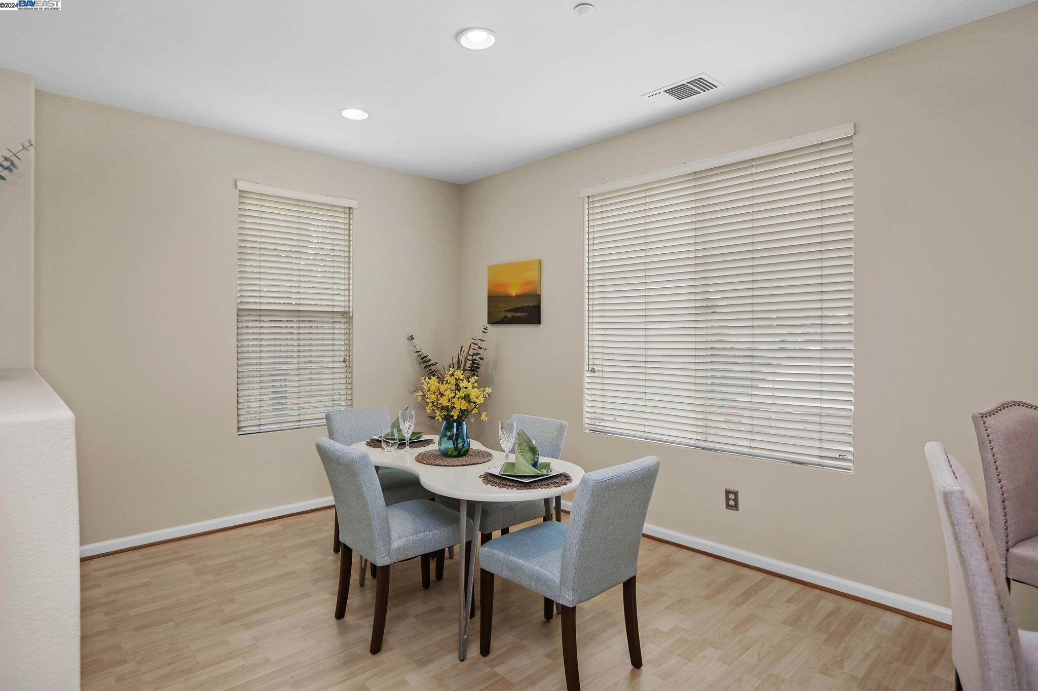 Detail Gallery Image 6 of 32 For 4174 Glenwood Ter #1,  Union City,  CA 94587 - 2 Beds | 2/1 Baths