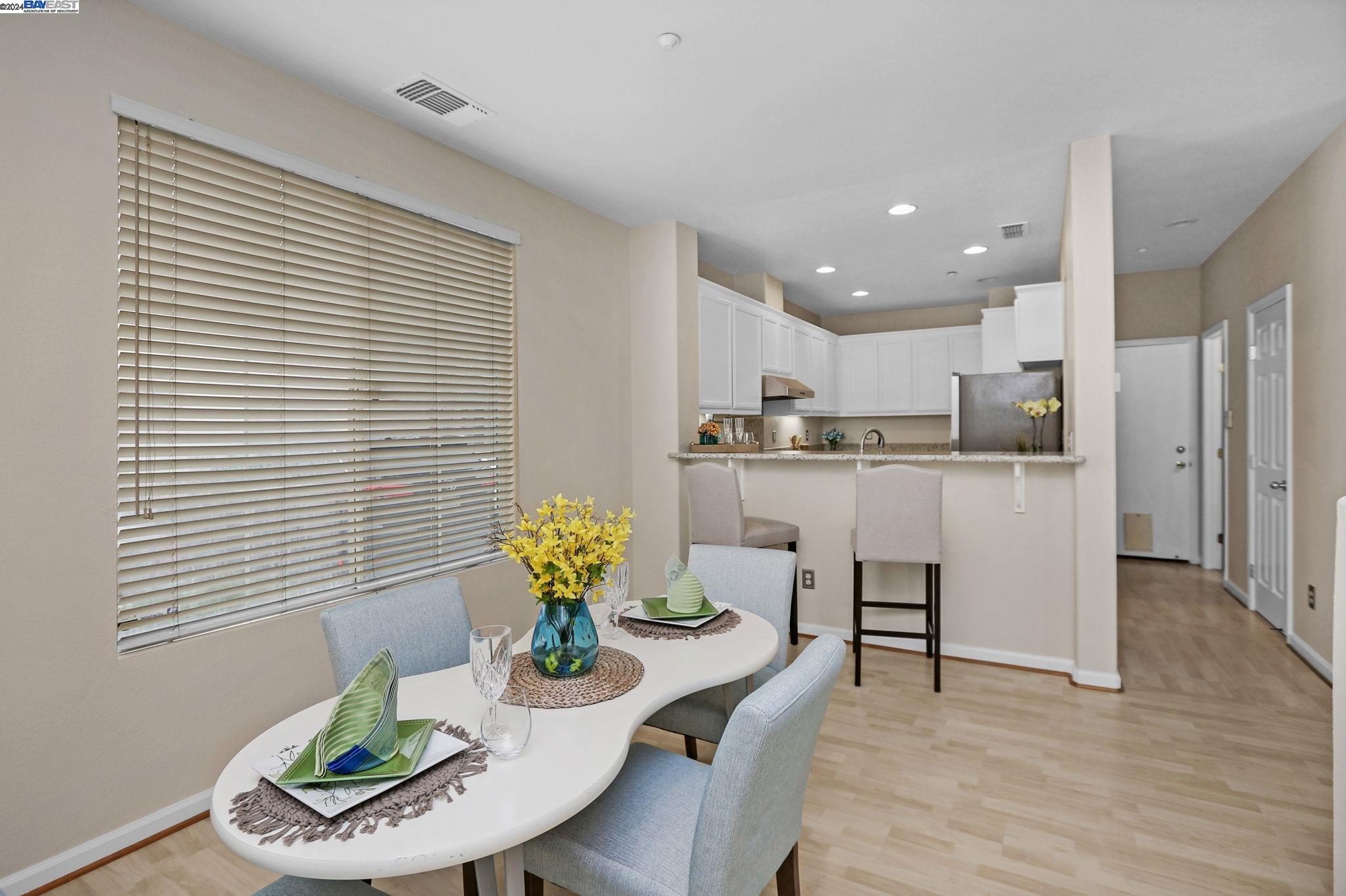 Detail Gallery Image 7 of 32 For 4174 Glenwood Ter #1,  Union City,  CA 94587 - 2 Beds | 2/1 Baths