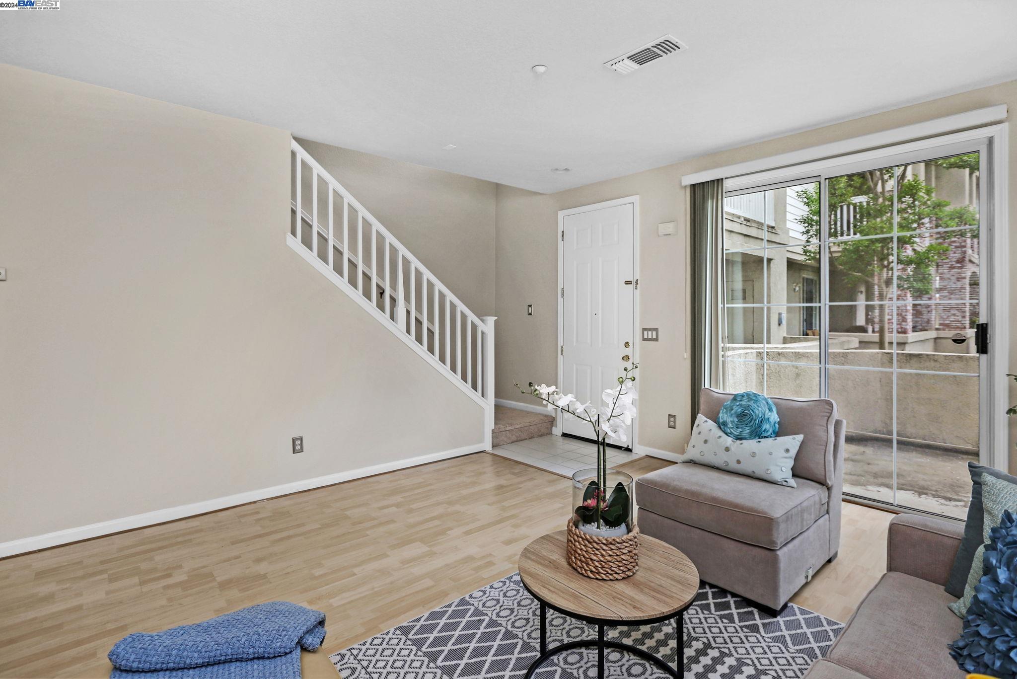 Detail Gallery Image 10 of 32 For 4174 Glenwood Ter #1,  Union City,  CA 94587 - 2 Beds | 2/1 Baths
