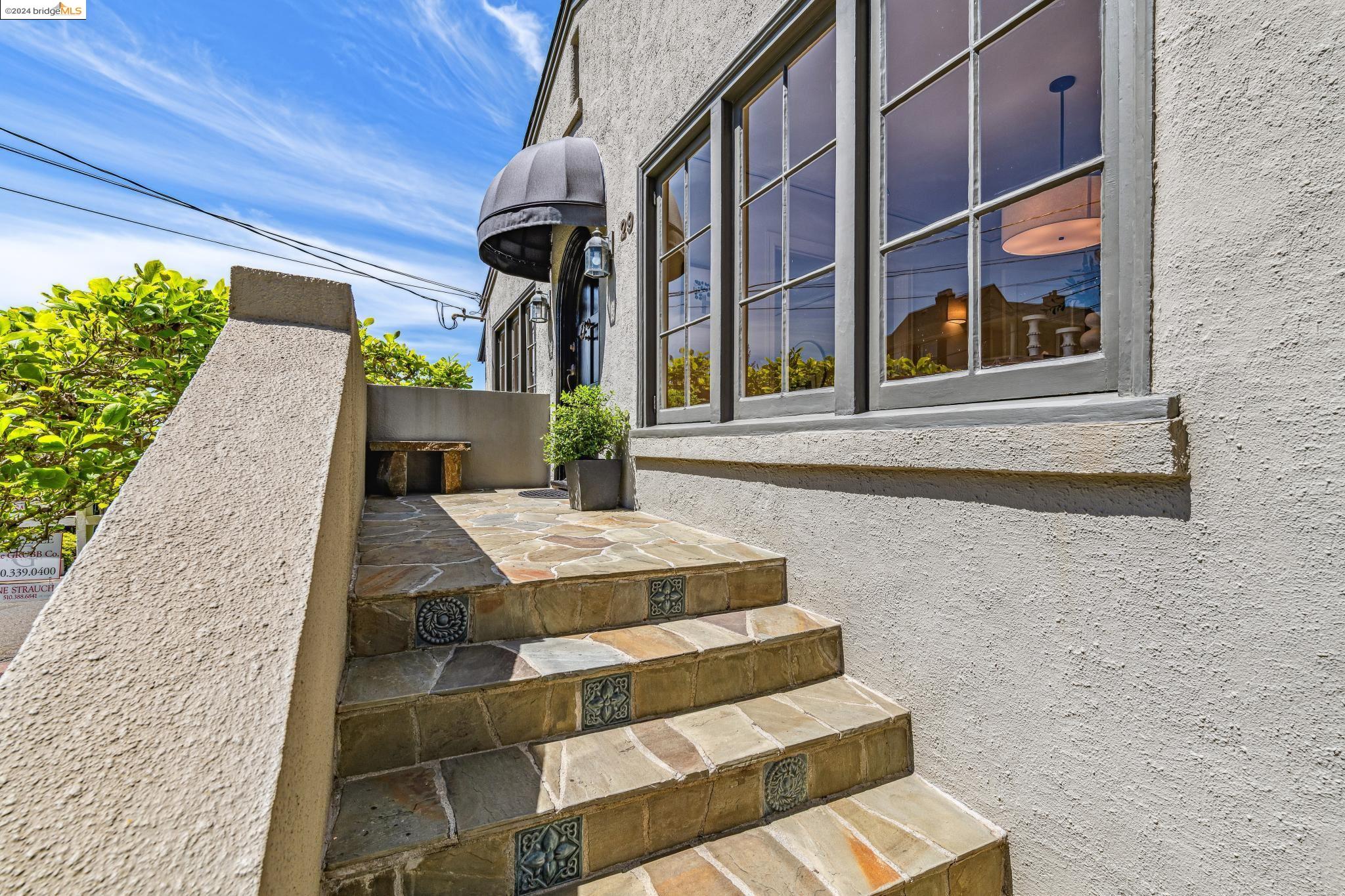 Detail Gallery Image 4 of 54 For 29 Dormidera Ave, Piedmont,  CA 94611 - 2 Beds | 2 Baths