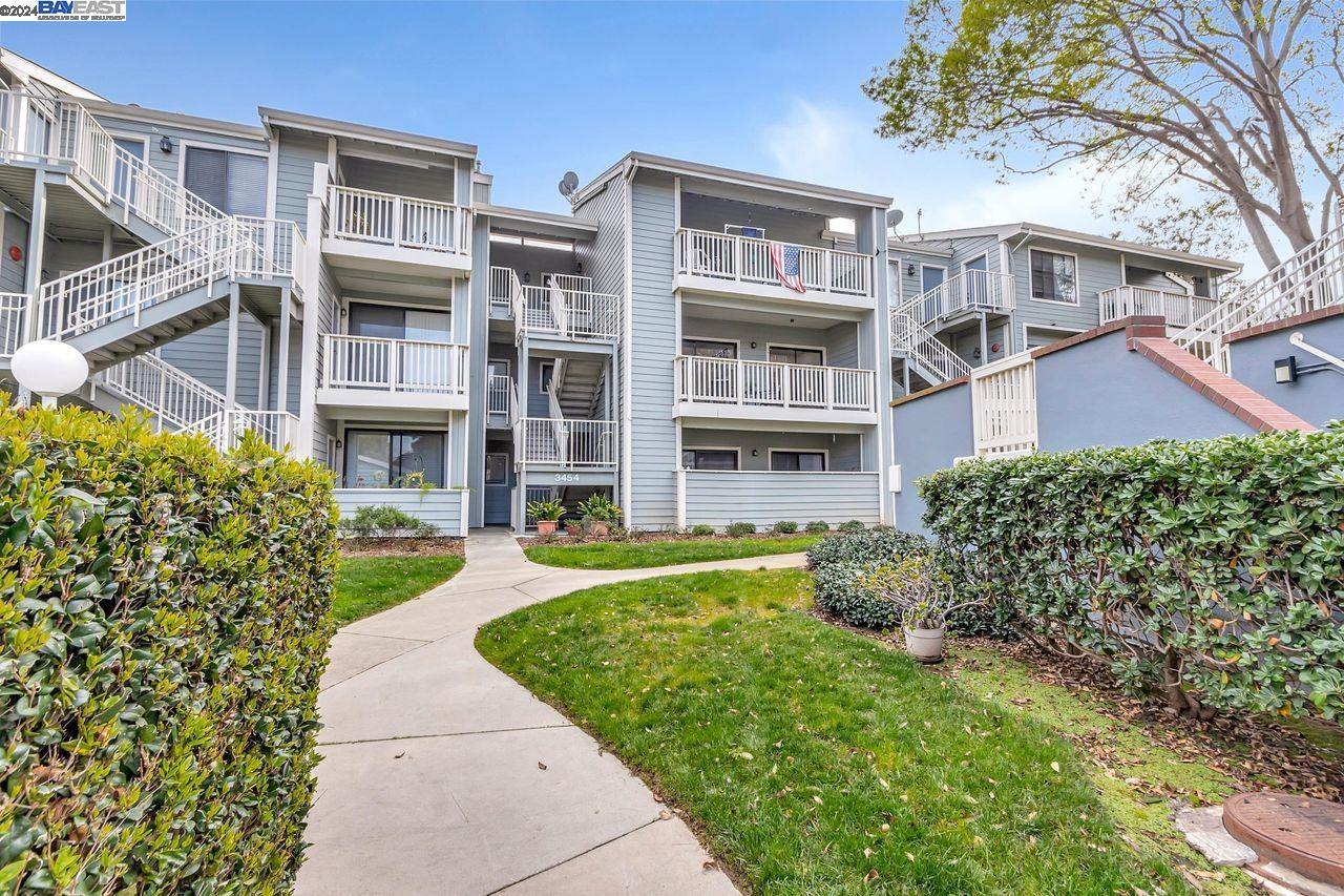 Detail Gallery Image 1 of 35 For 3454 Bridgewood Ter #213,  Fremont,  CA 94536 - 2 Beds | 2 Baths