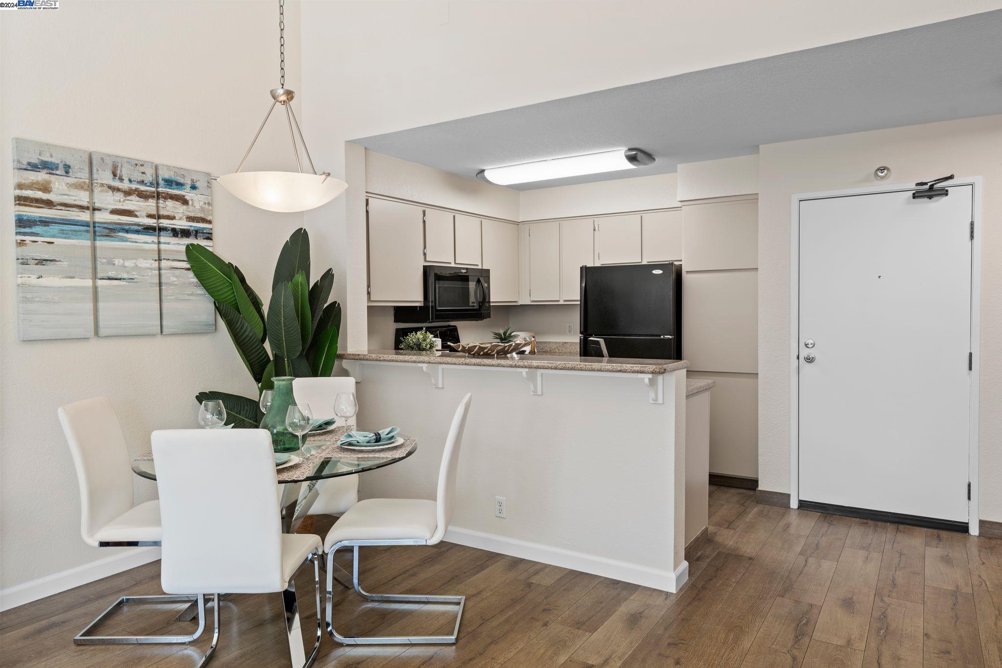 Detail Gallery Image 6 of 32 For 39199 Guardino Dr #374,  Fremont,  CA 94538 - 1 Beds | 1 Baths