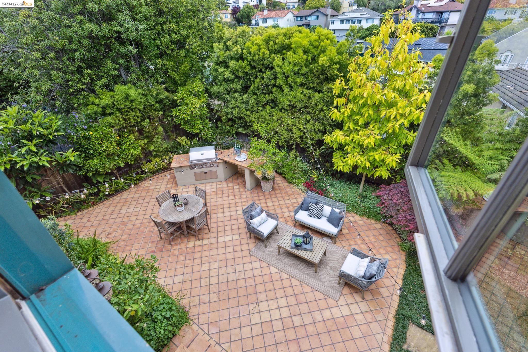 Detail Gallery Image 36 of 60 For 32 Neva Court, Oakland,  CA 94611 - 4 Beds | 2/1 Baths