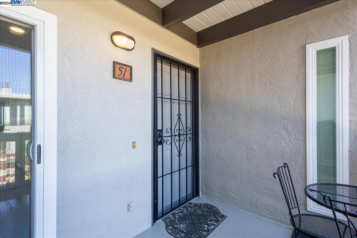 Detail Gallery Image 3 of 44 For 19100 Crest Ave #51,  Castro Valley,  CA 94546 - 2 Beds | 2 Baths