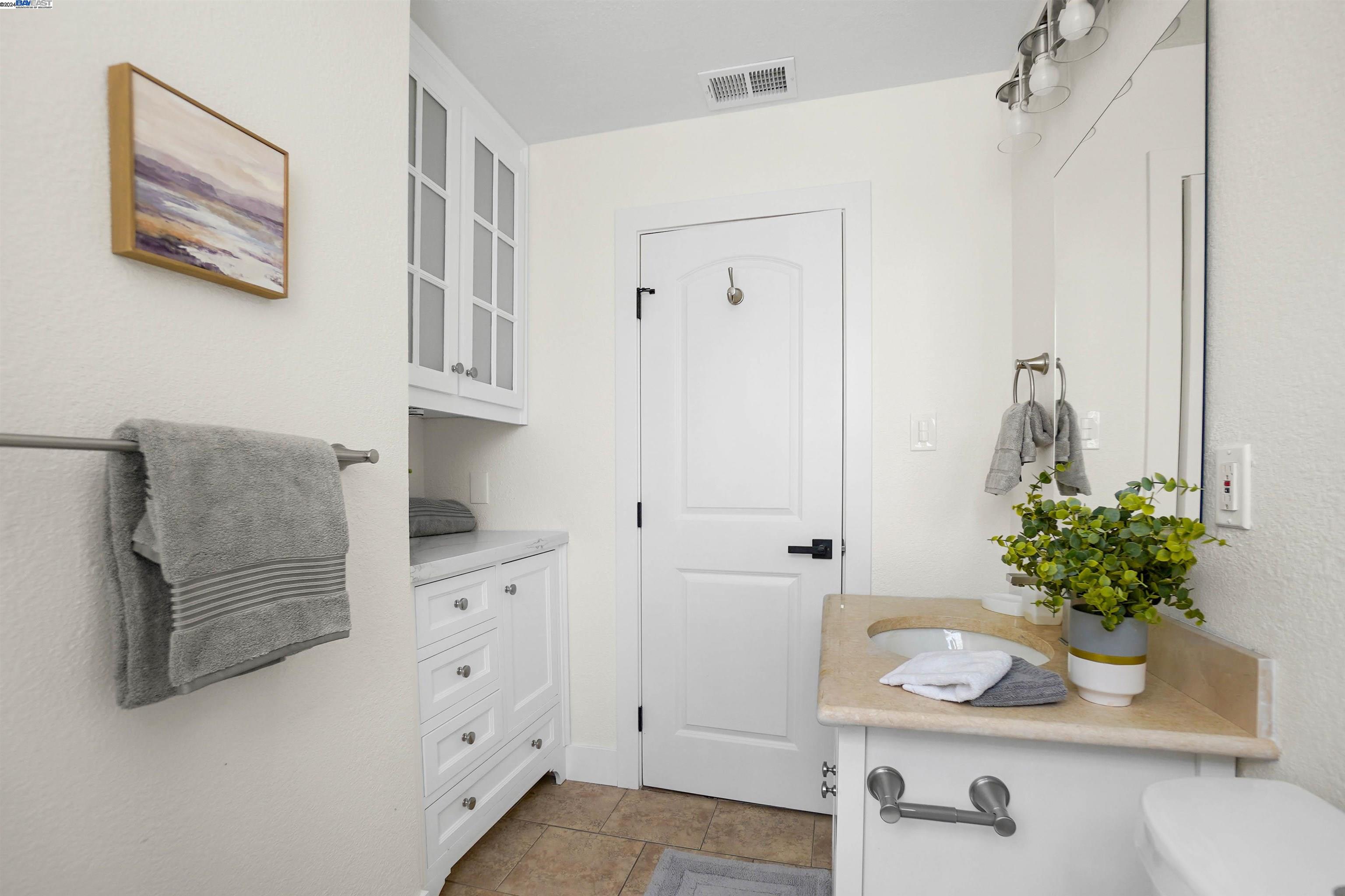 Detail Gallery Image 20 of 37 For 23481 Nevada Road, Hayward,  CA 94541 - 3 Beds | 1 Baths
