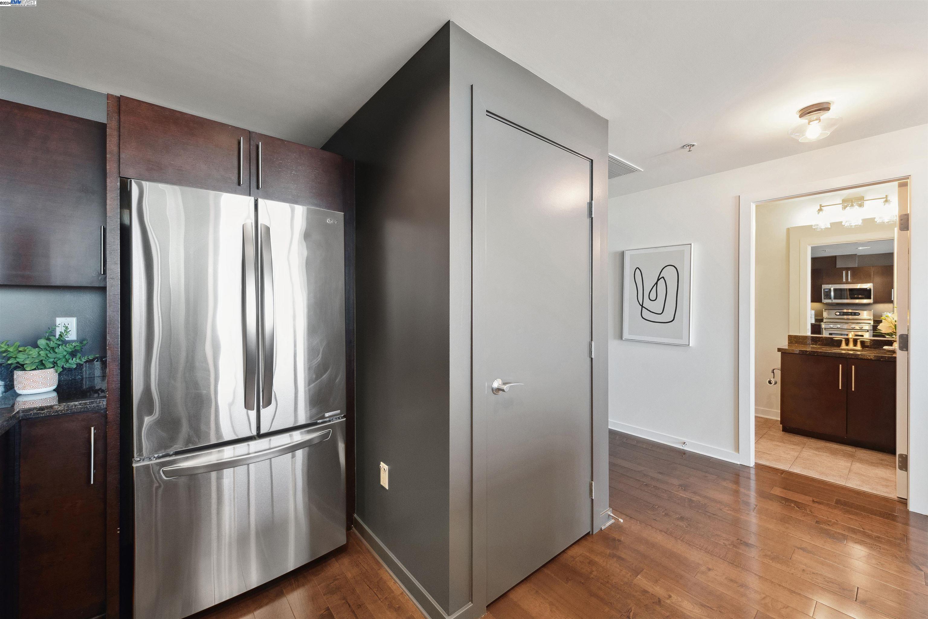 Detail Gallery Image 7 of 52 For 222 Broadway #604,  Oakland,  CA 94607 - 2 Beds | 2 Baths