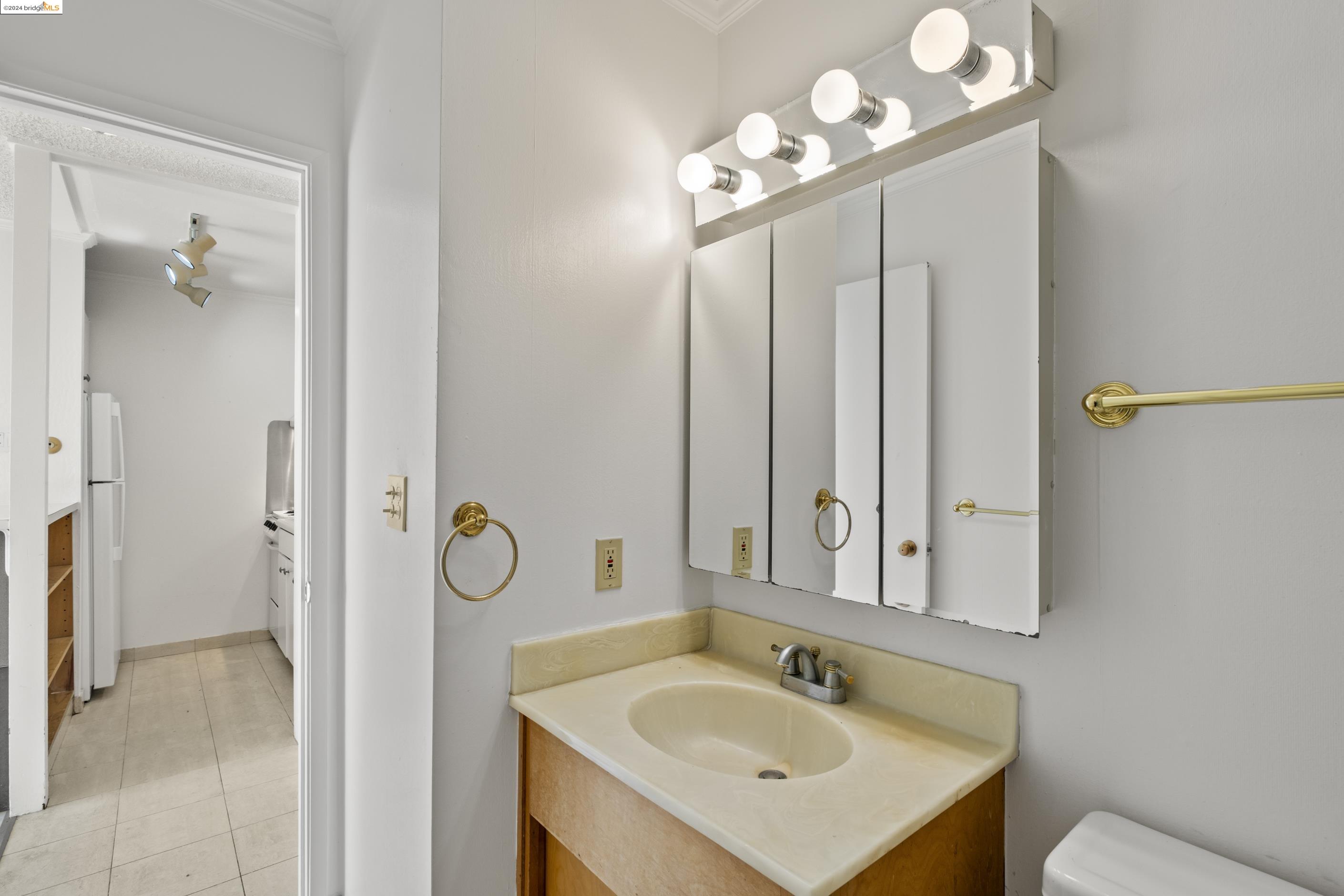 Detail Gallery Image 19 of 44 For 4 Anchor Drive #F240,  Emeryville,  CA 94608-1557 - 0 Beds | 1 Baths