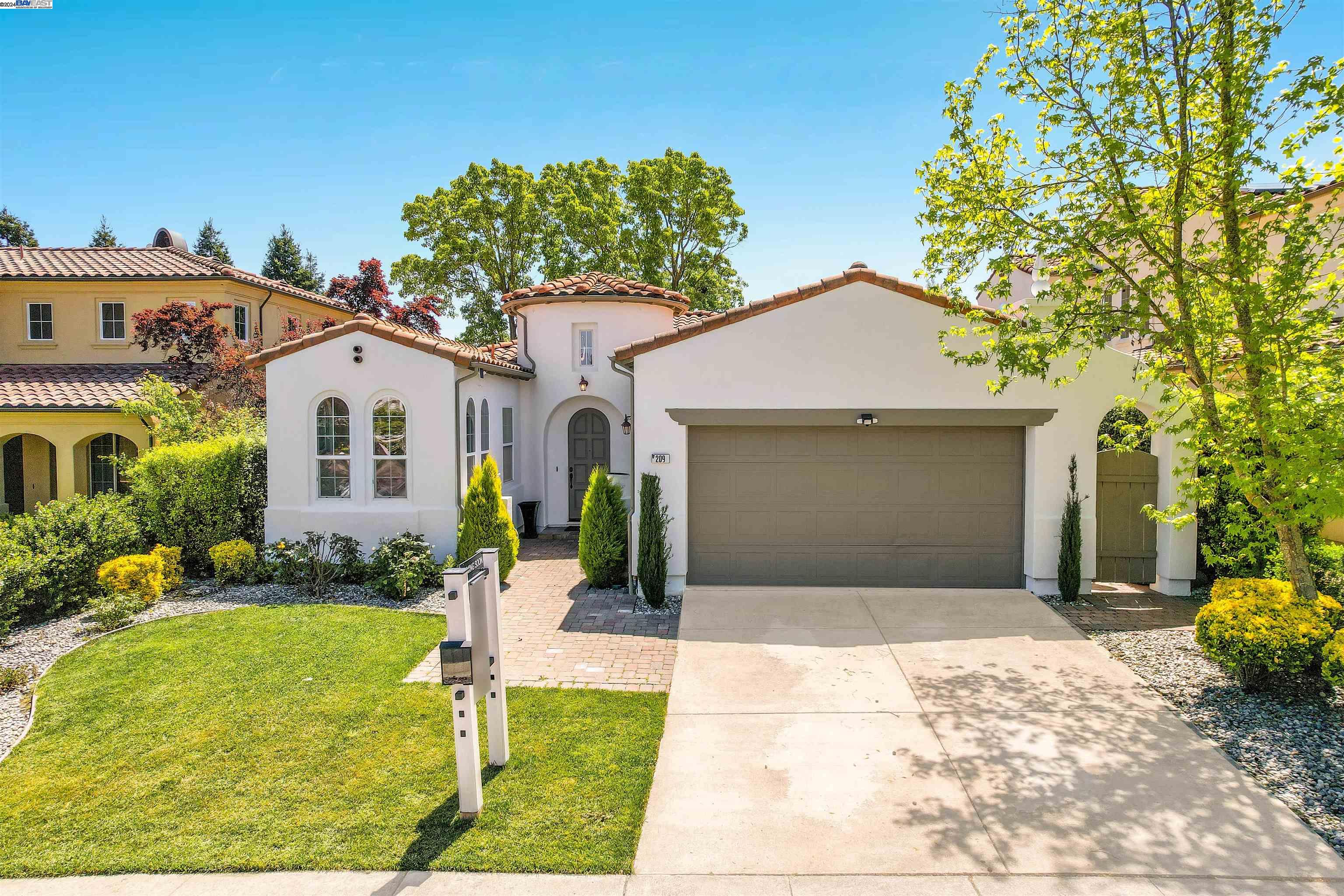 Detail Gallery Image 1 of 51 For 209 Aspenwood Ct, San Ramon,  CA 94582 - 3 Beds | 2 Baths