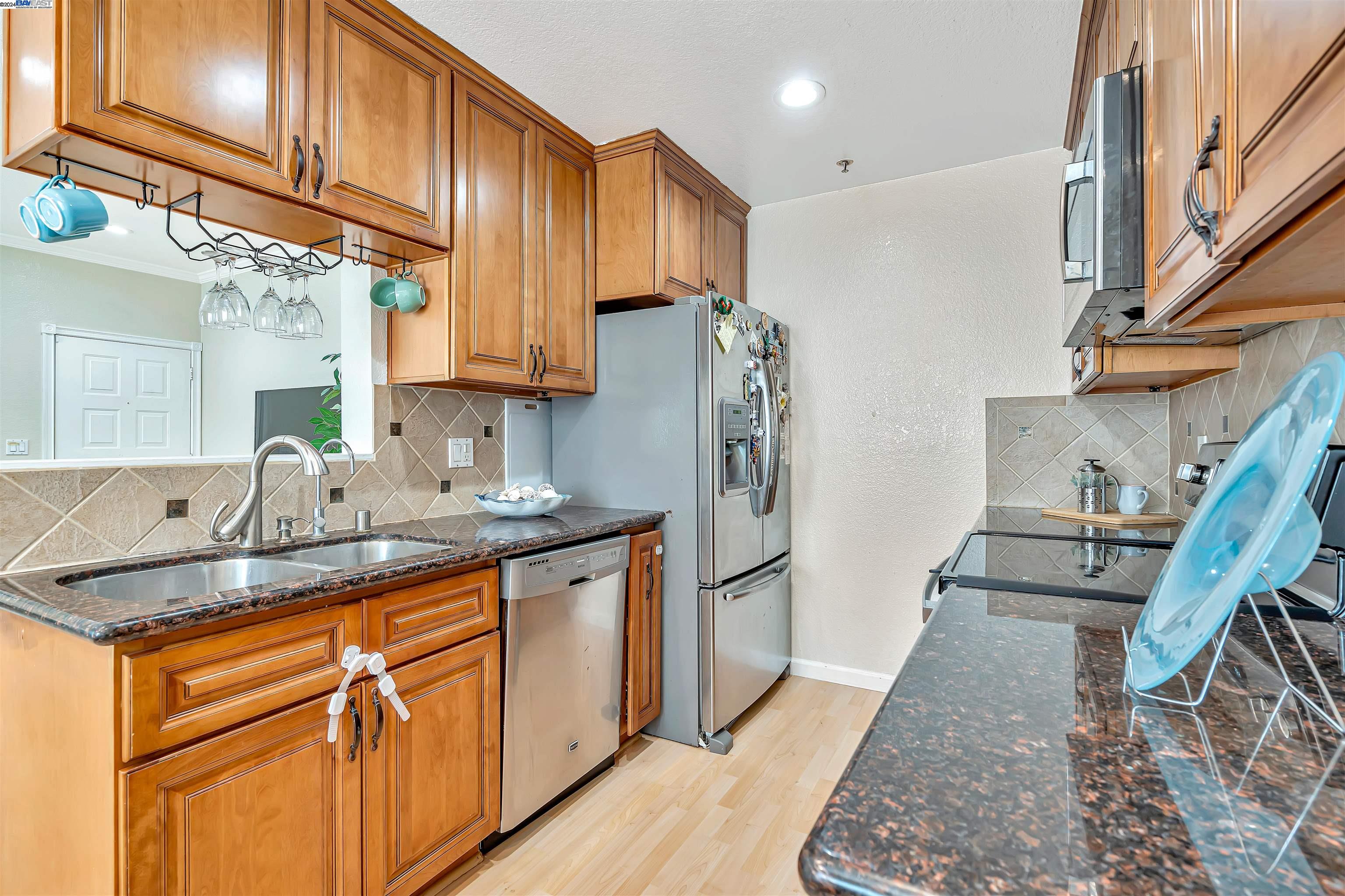 Detail Gallery Image 8 of 35 For 37382 Parish Cir 18a,  Fremont,  CA 94536 - 2 Beds | 2 Baths