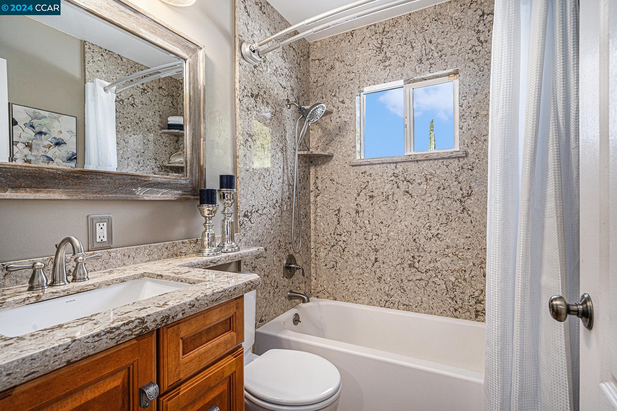 Detail Gallery Image 17 of 28 For 18414 Terry Way, Castro Valley,  CA 94546 - 3 Beds | 1/1 Baths