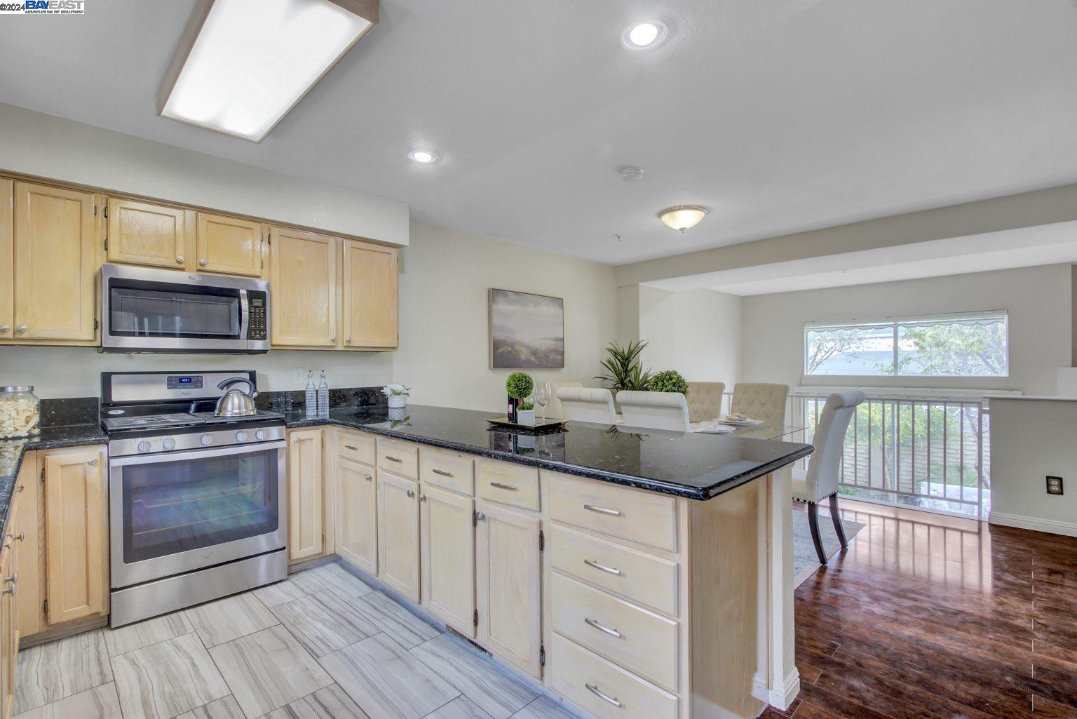 Detail Gallery Image 7 of 39 For 4112 Tawny Ter, Fremont,  CA 94536 - 3 Beds | 2/1 Baths