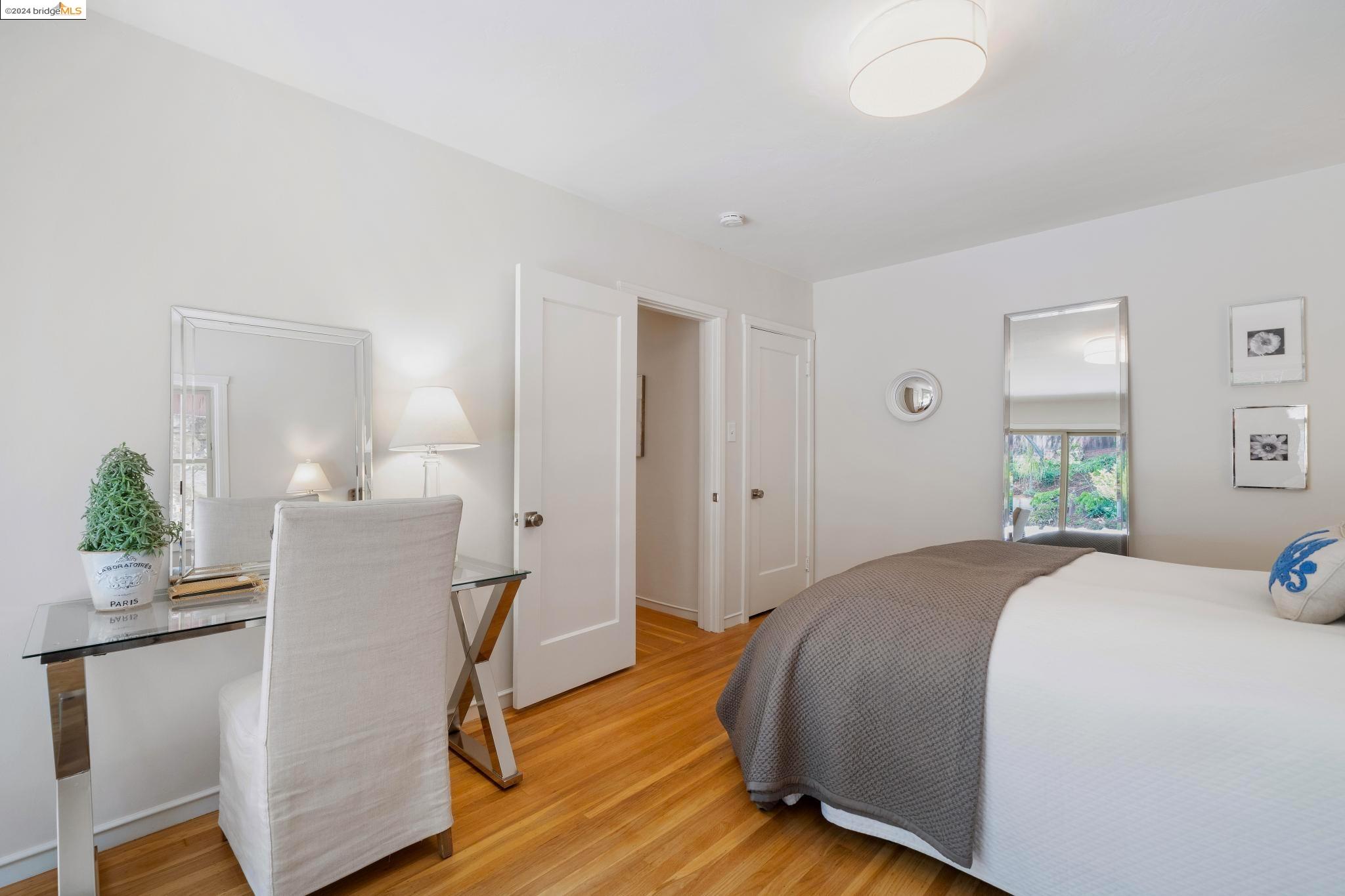Detail Gallery Image 20 of 48 For 2070 Hoover Ave, Oakland,  CA 94602 - 2 Beds | 2 Baths