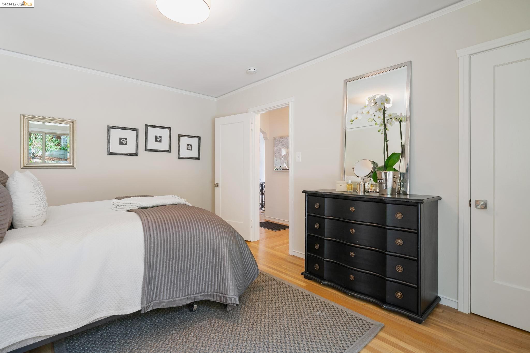 Detail Gallery Image 23 of 48 For 2070 Hoover Ave, Oakland,  CA 94602 - 2 Beds | 2 Baths