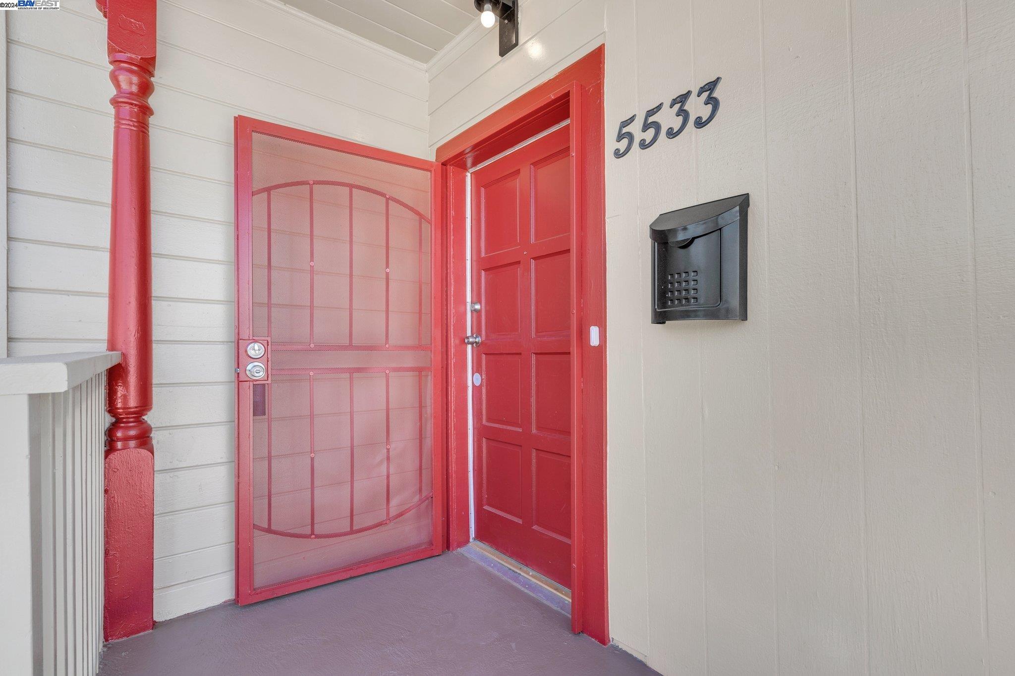 Detail Gallery Image 7 of 52 For 5531 Fremont St, Oakland,  CA 94608 - – Beds | – Baths
