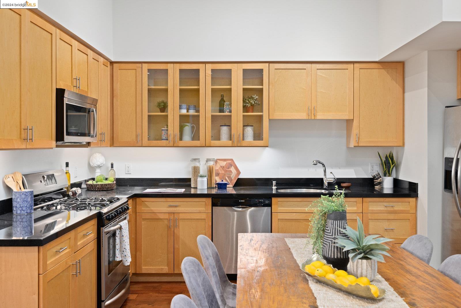Detail Gallery Image 8 of 16 For 1755 Broadway #31,  Oakland,  CA 94612 - 1 Beds | 1 Baths