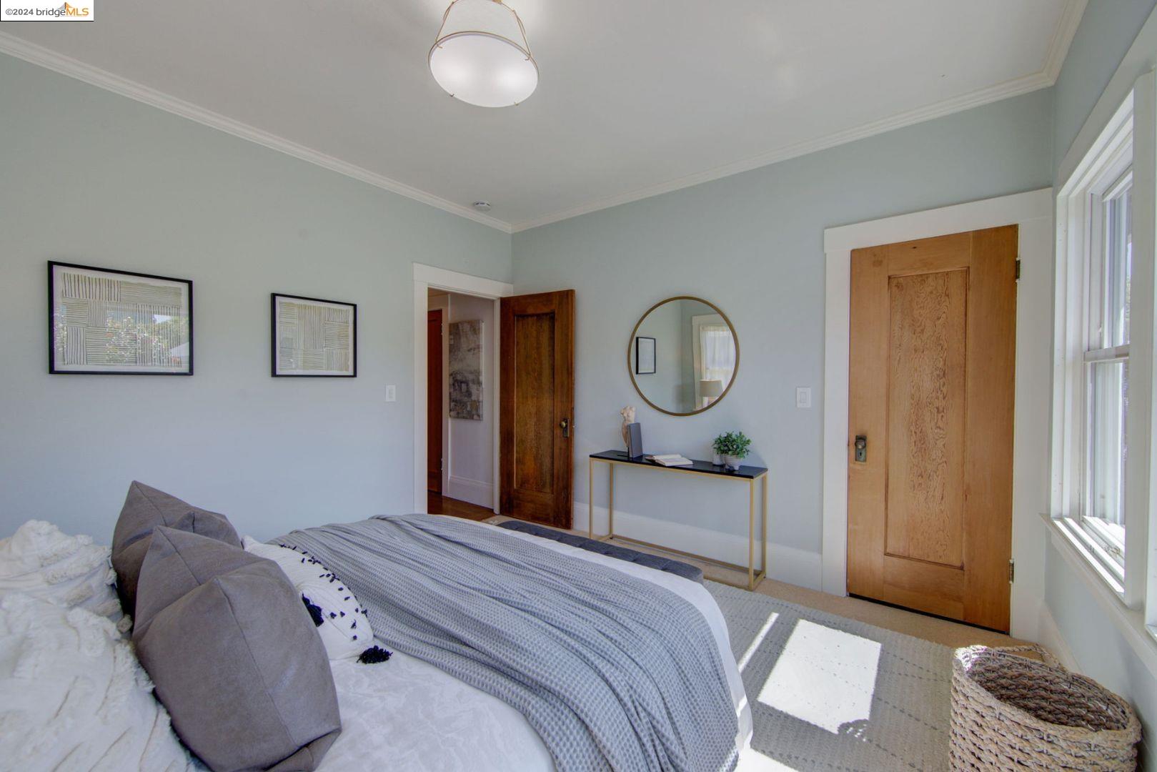 Detail Gallery Image 25 of 49 For 5460 Locksley Ave, Oakland,  CA 94618 - 2 Beds | 1/1 Baths