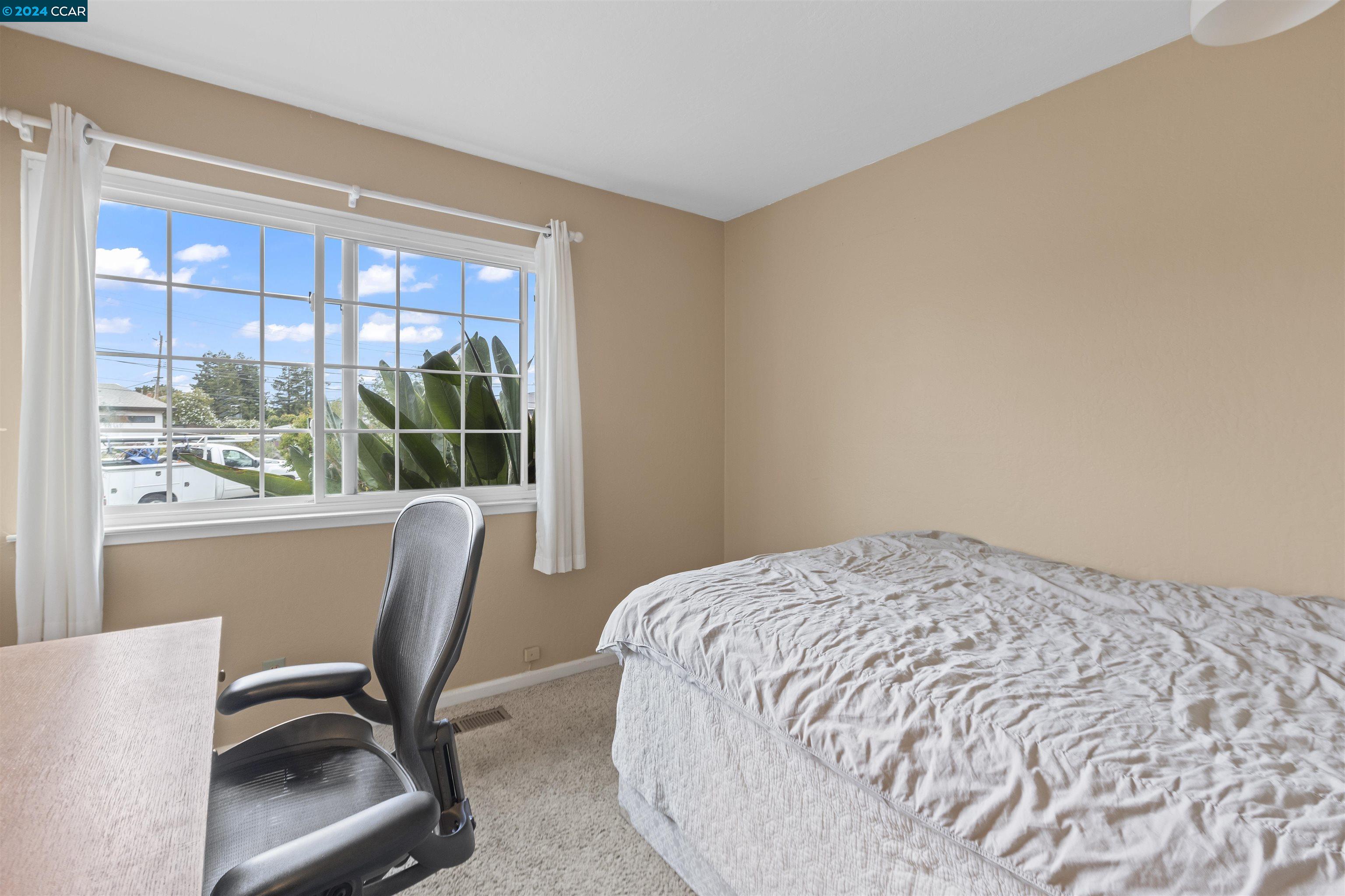 Detail Gallery Image 16 of 22 For 11623 Castilian Ct, Dublin,  CA 94568 - 4 Beds | 2 Baths