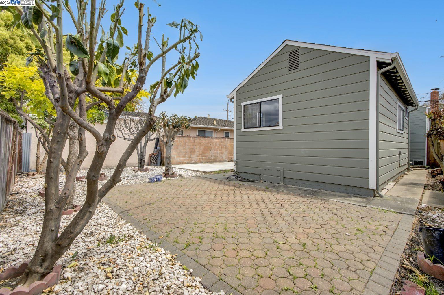 Detail Gallery Image 27 of 38 For 1521 152nd Ave, San Leandro,  CA 94578 - 4 Beds | 2 Baths