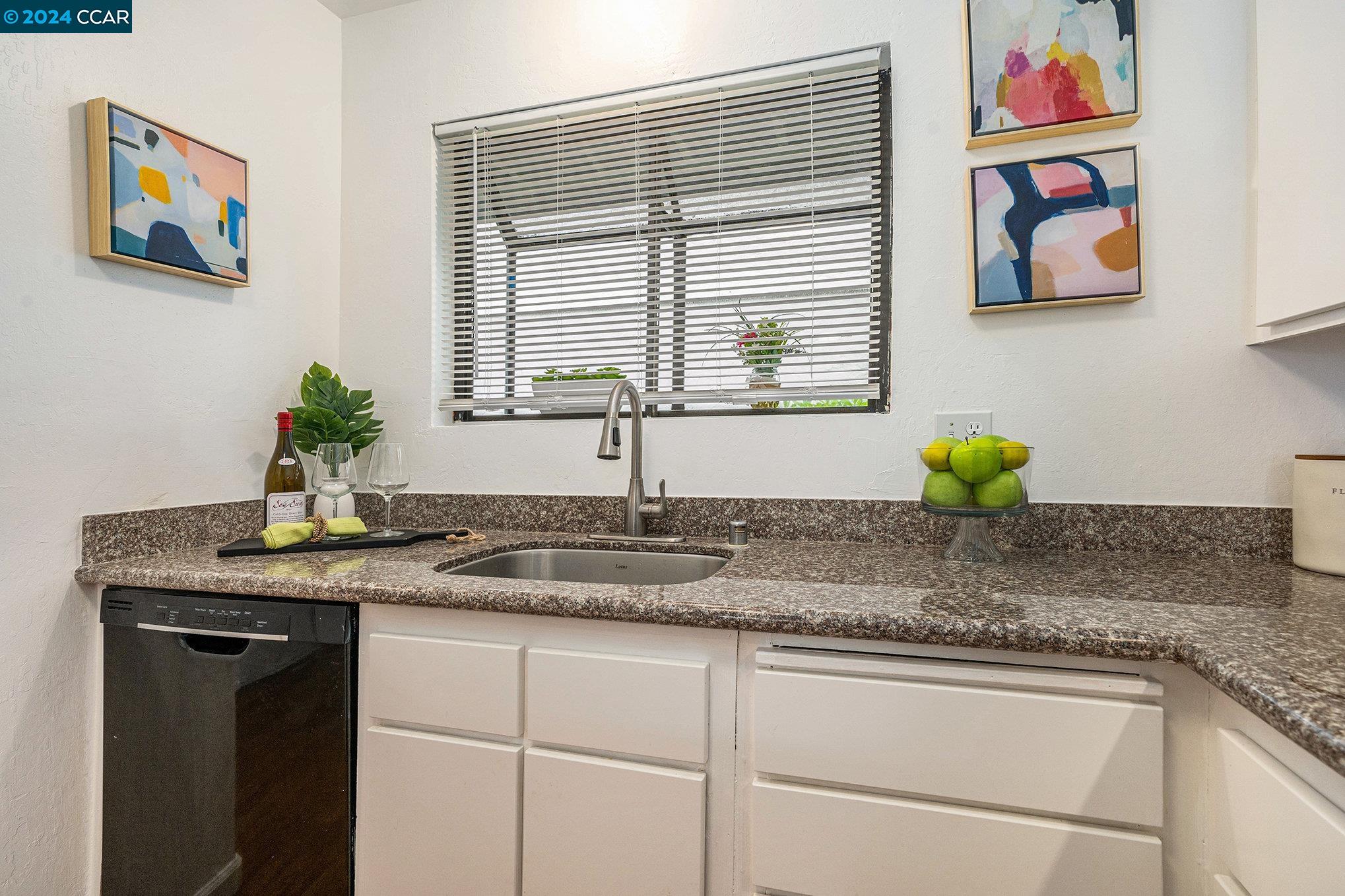 Detail Gallery Image 4 of 23 For 900 Southampton Rd #131,  Benicia,  CA 94510 - 2 Beds | 1 Baths