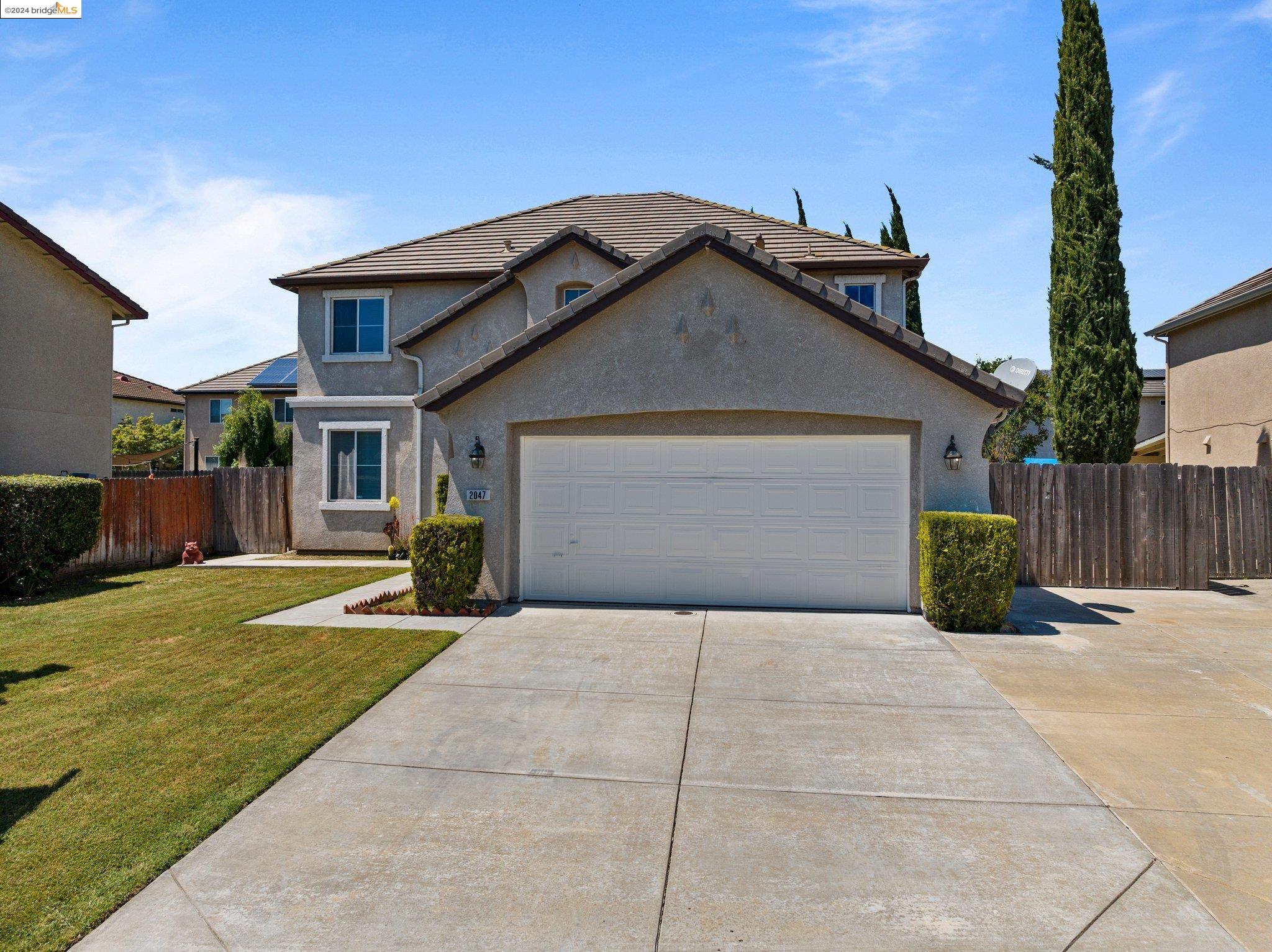 Detail Gallery Image 3 of 60 For 2047 Pasado Ave, Manteca,  CA 95336 - 4 Beds | 2/1 Baths