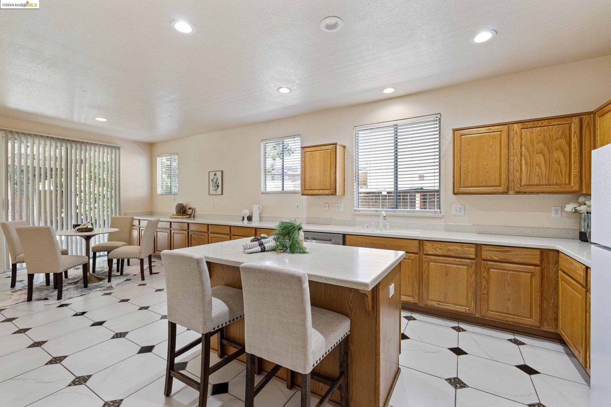 Detail Gallery Image 22 of 60 For 2047 Pasado Ave, Manteca,  CA 95336 - 4 Beds | 2/1 Baths
