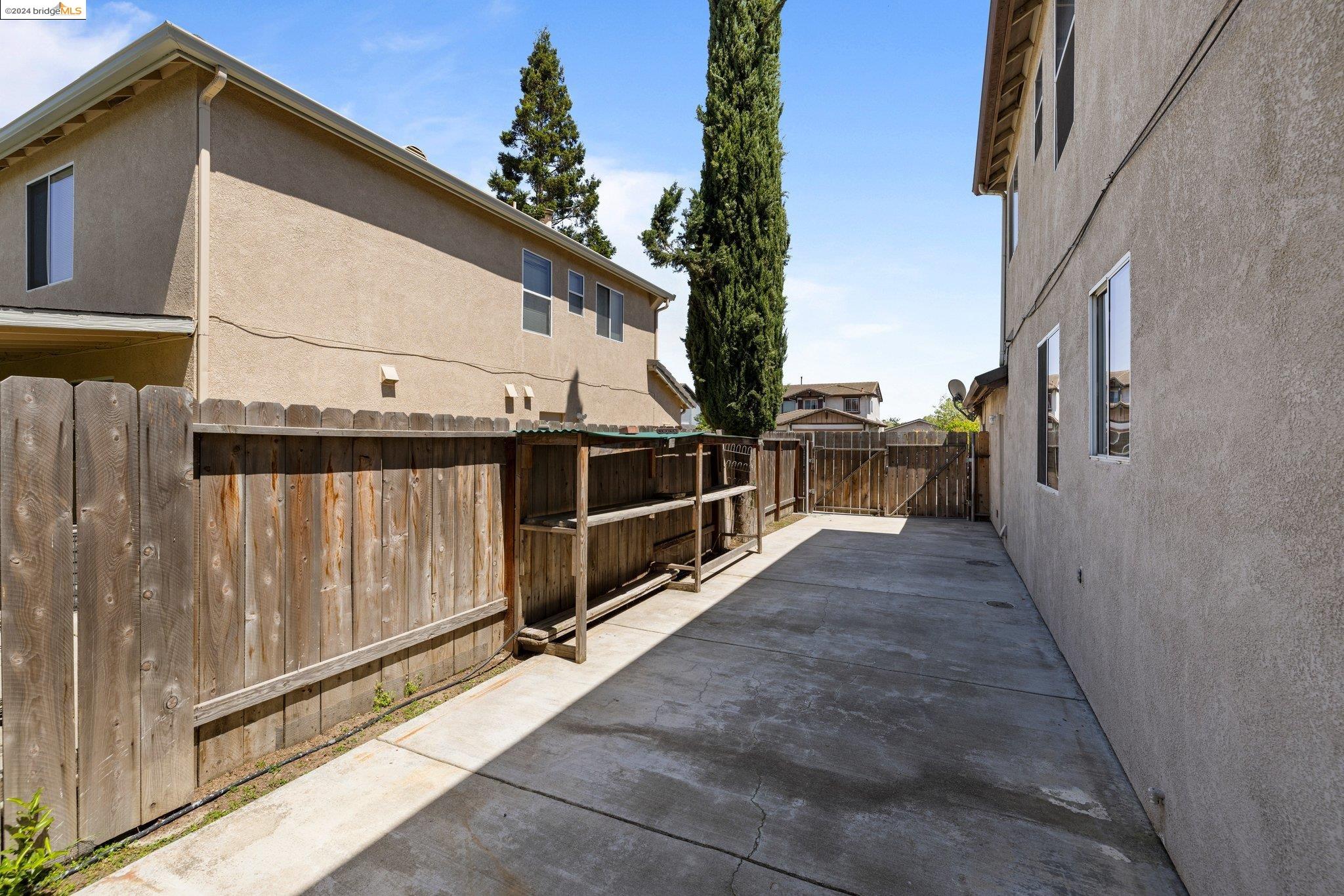 Detail Gallery Image 51 of 60 For 2047 Pasado Ave, Manteca,  CA 95336 - 4 Beds | 2/1 Baths