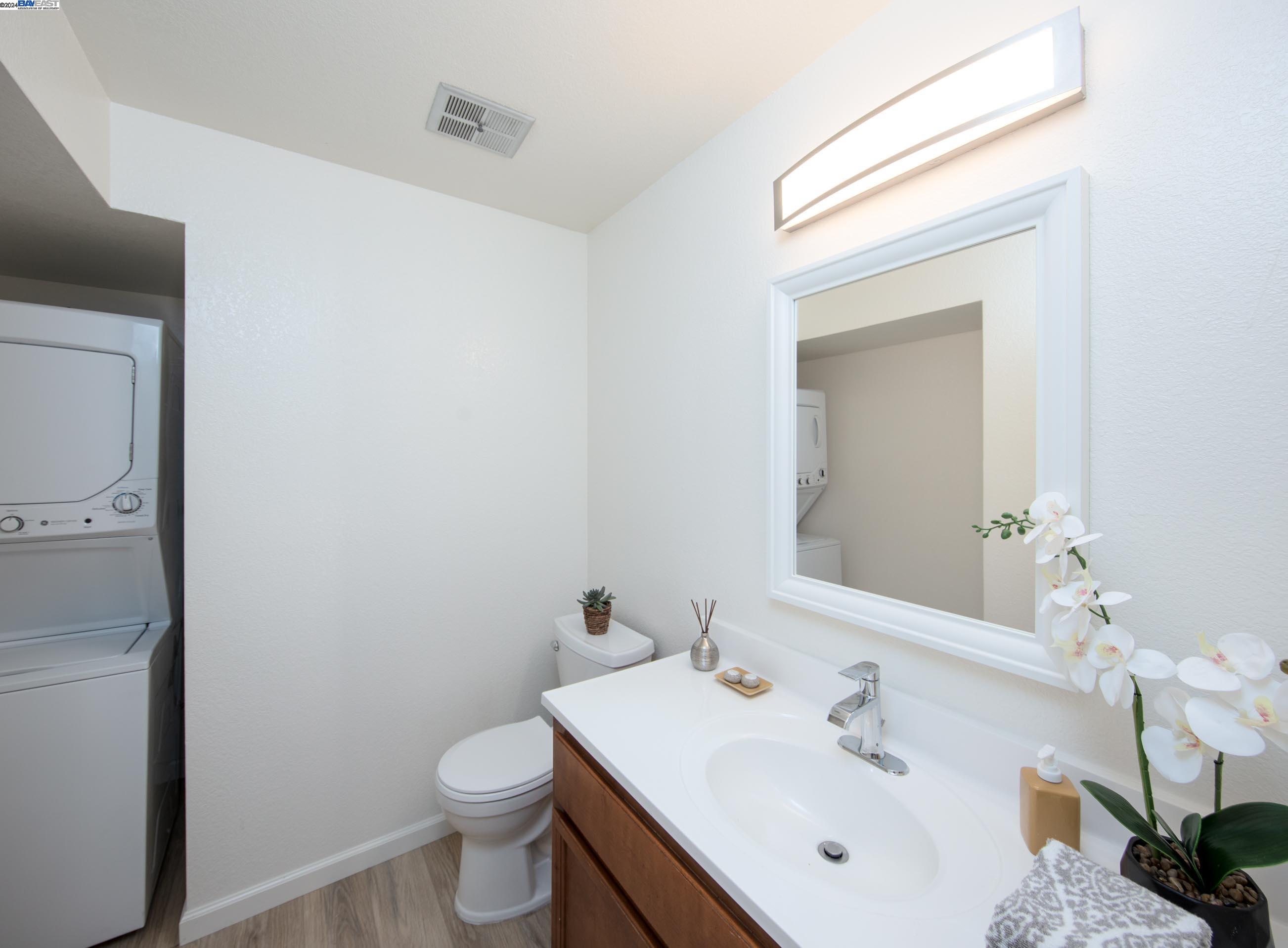 Detail Gallery Image 7 of 17 For 43118 Mayfair Park Ter, Fremont,  CA 94538 - 2 Beds | 1/1 Baths