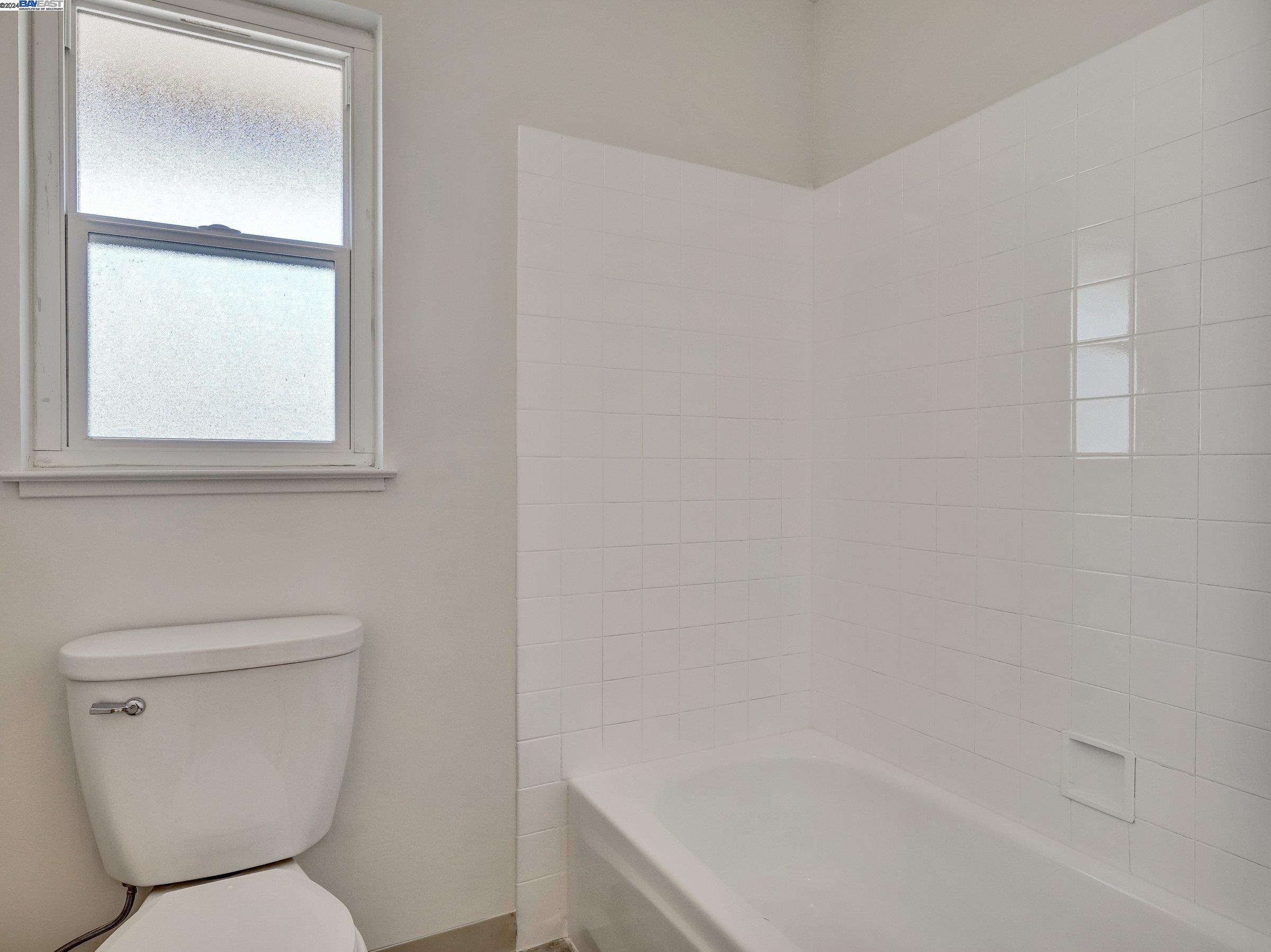 Detail Gallery Image 14 of 18 For 14739 Harold Ave, San Leandro,  CA 94578-4404 - 2 Beds | 2 Baths