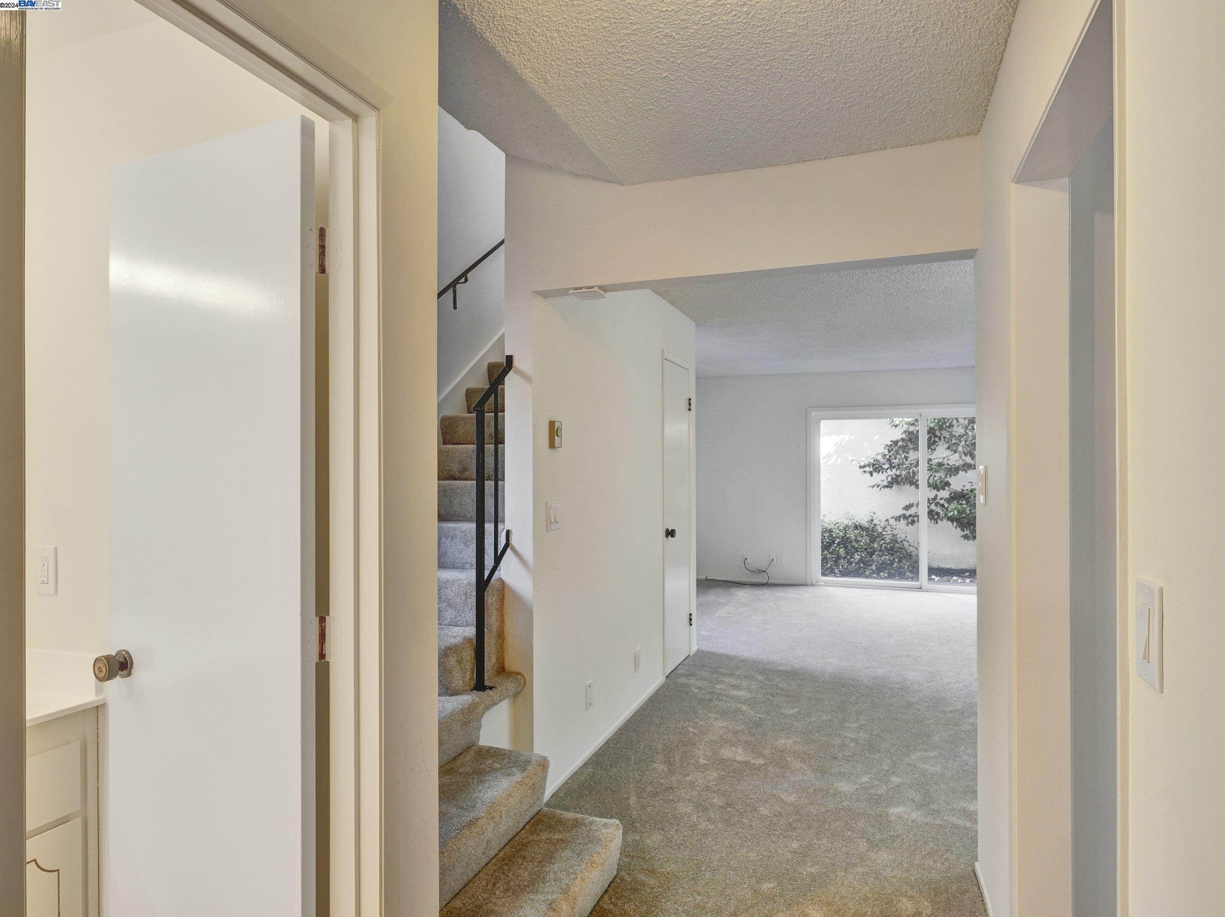 Detail Gallery Image 3 of 18 For 14739 Harold Ave, San Leandro,  CA 94578-4404 - 2 Beds | 2 Baths