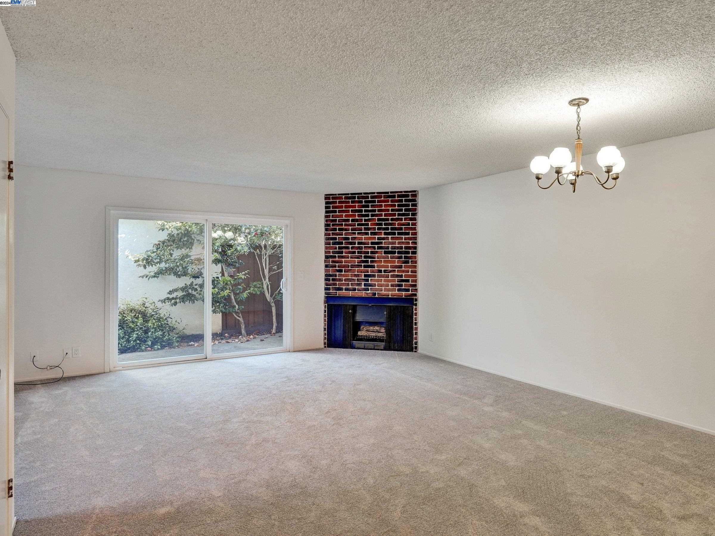 Detail Gallery Image 4 of 18 For 14739 Harold Ave, San Leandro,  CA 94578-4404 - 2 Beds | 2 Baths