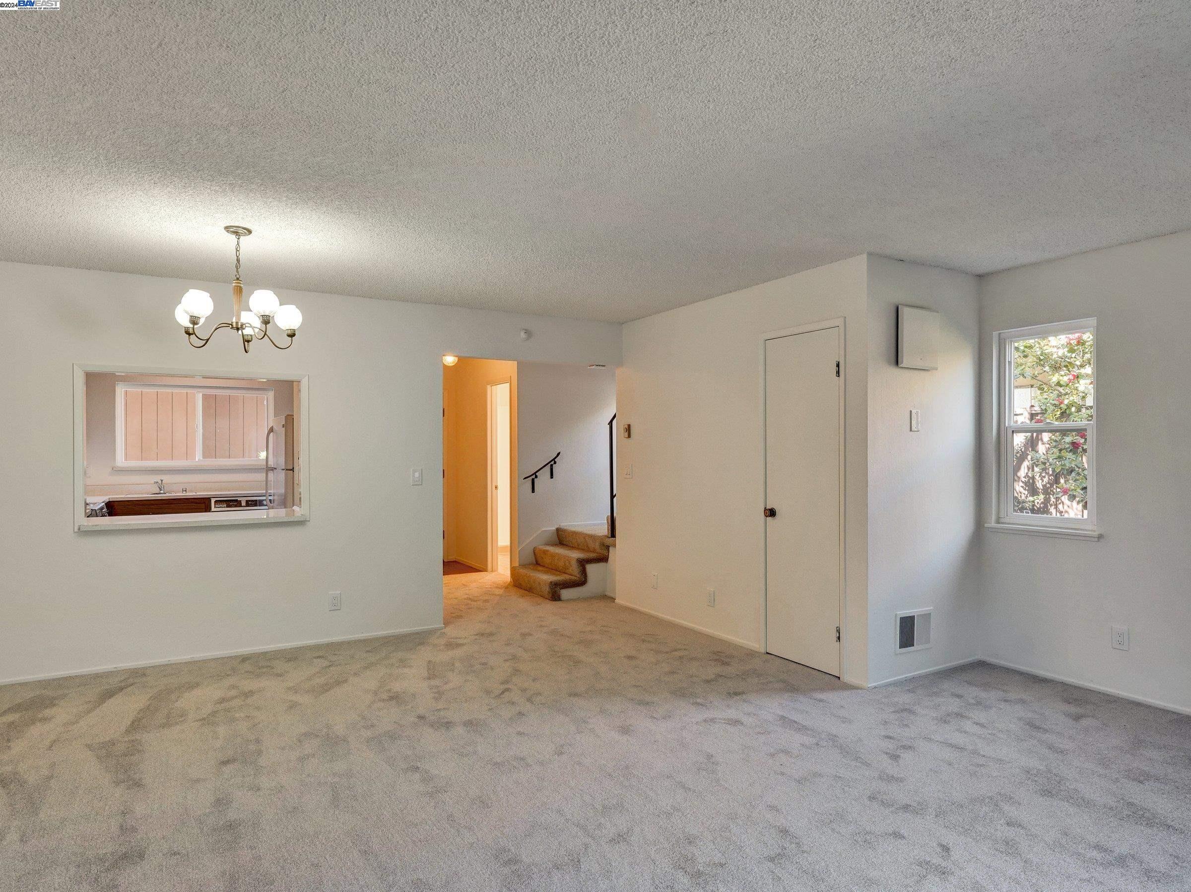 Detail Gallery Image 5 of 18 For 14739 Harold Ave, San Leandro,  CA 94578-4404 - 2 Beds | 2 Baths