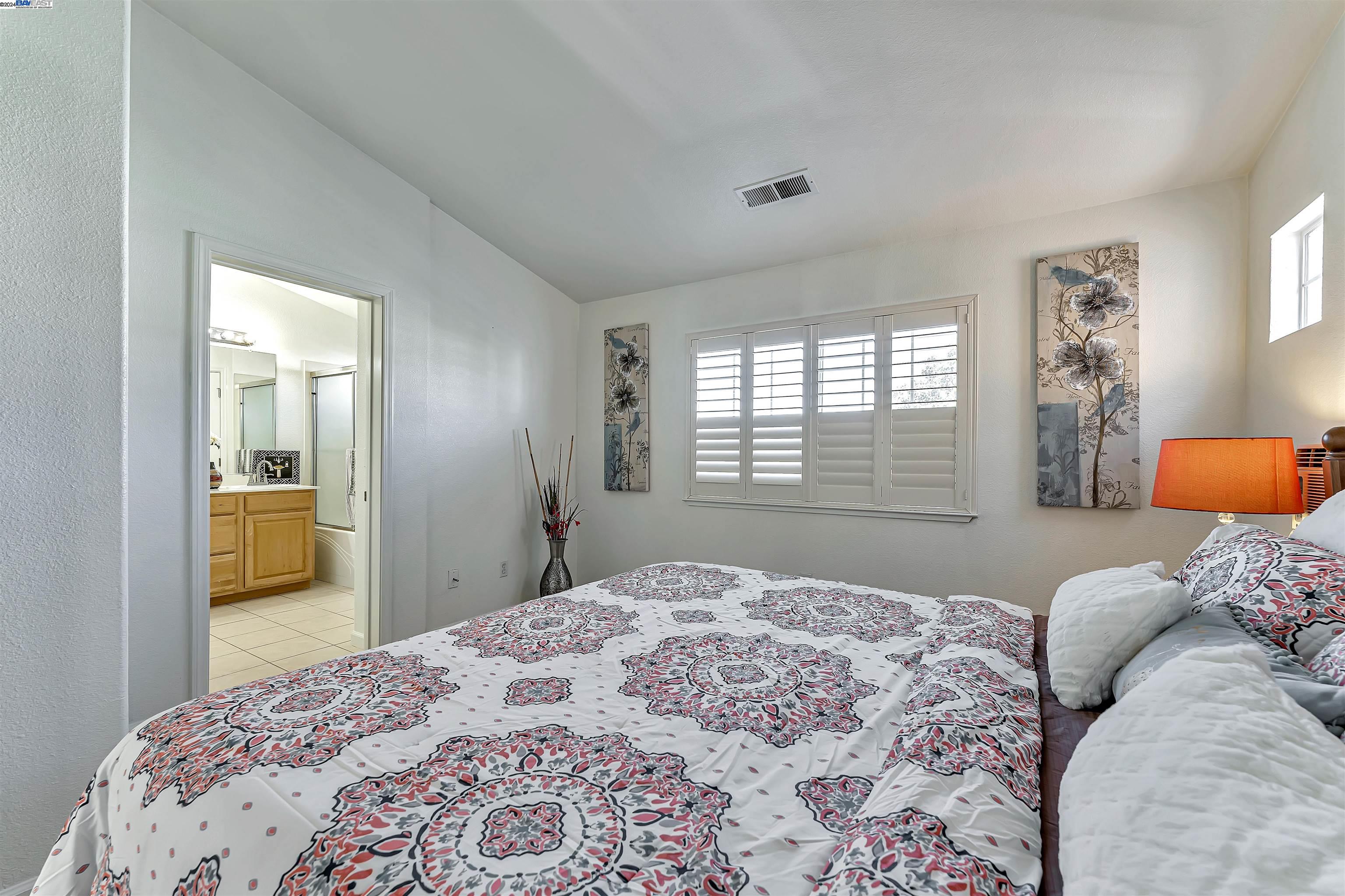 Detail Gallery Image 25 of 56 For 15563 Ronconi Dr, San Lorenzo,  CA 94580 - 3 Beds | 2/1 Baths