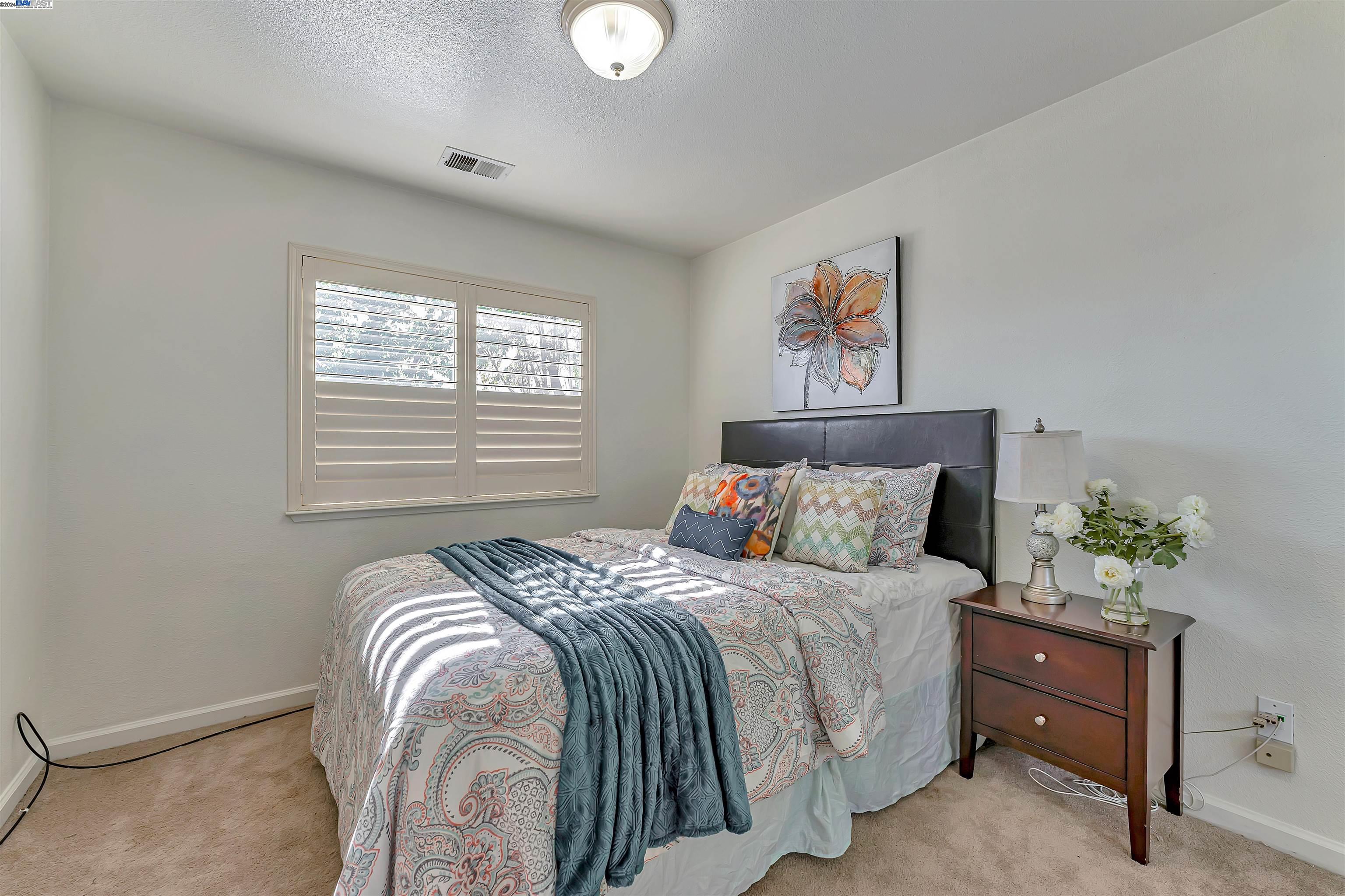 Detail Gallery Image 26 of 56 For 15563 Ronconi Dr, San Lorenzo,  CA 94580 - 3 Beds | 2/1 Baths