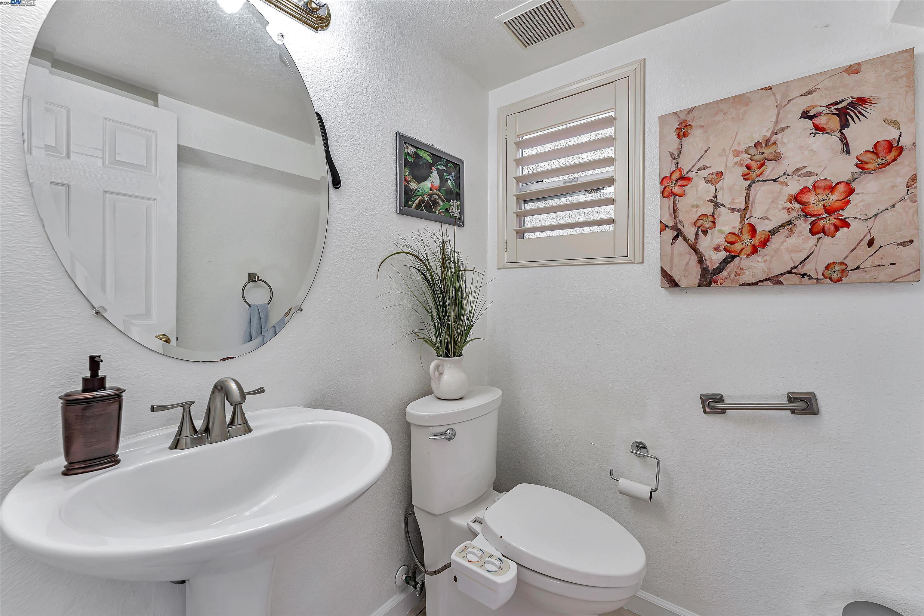 Detail Gallery Image 34 of 56 For 15563 Ronconi Dr, San Lorenzo,  CA 94580 - 3 Beds | 2/1 Baths