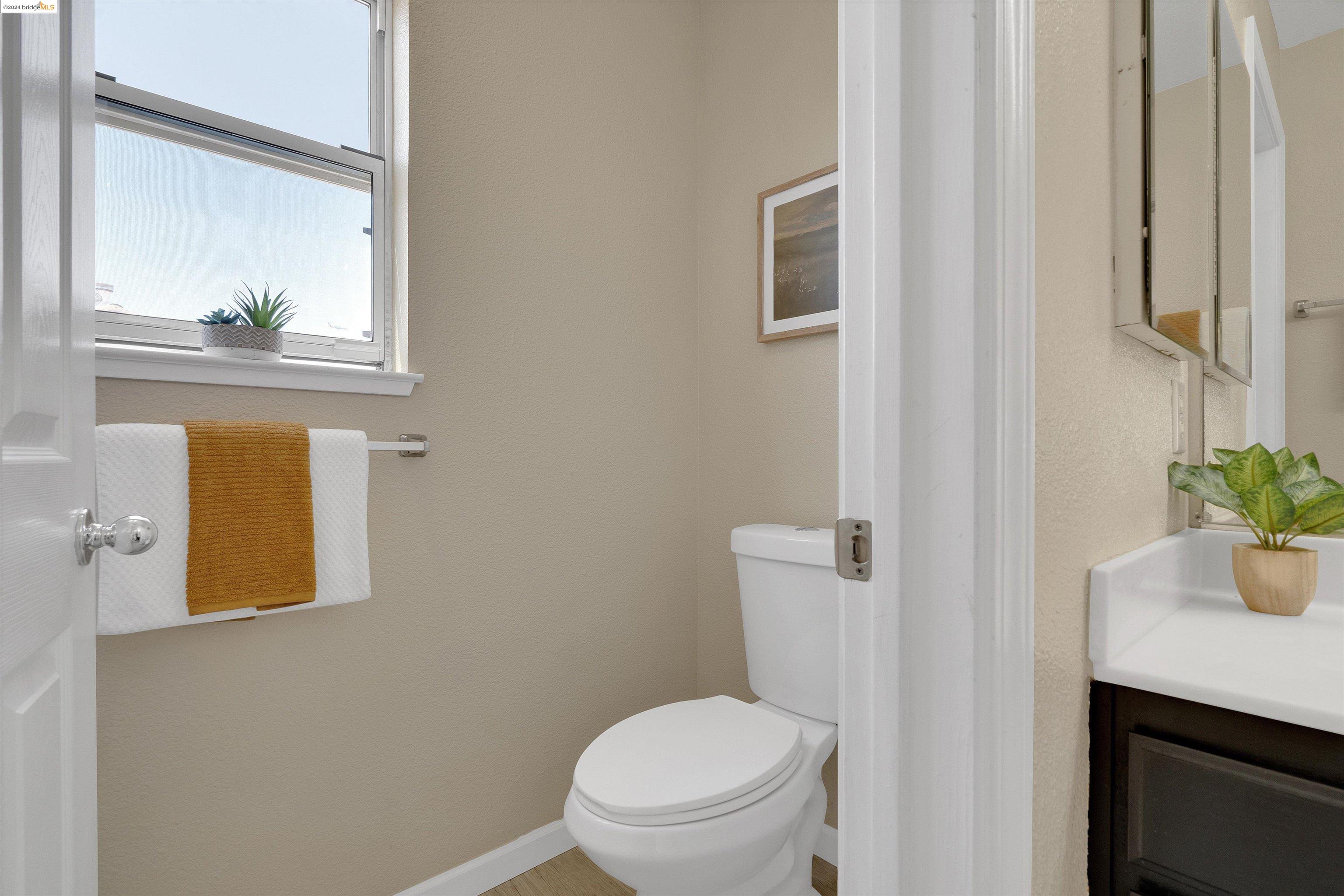 Detail Gallery Image 20 of 28 For 2235 Black Sooter Ct, San Leandro,  CA 94578 - 4 Beds | 2/1 Baths